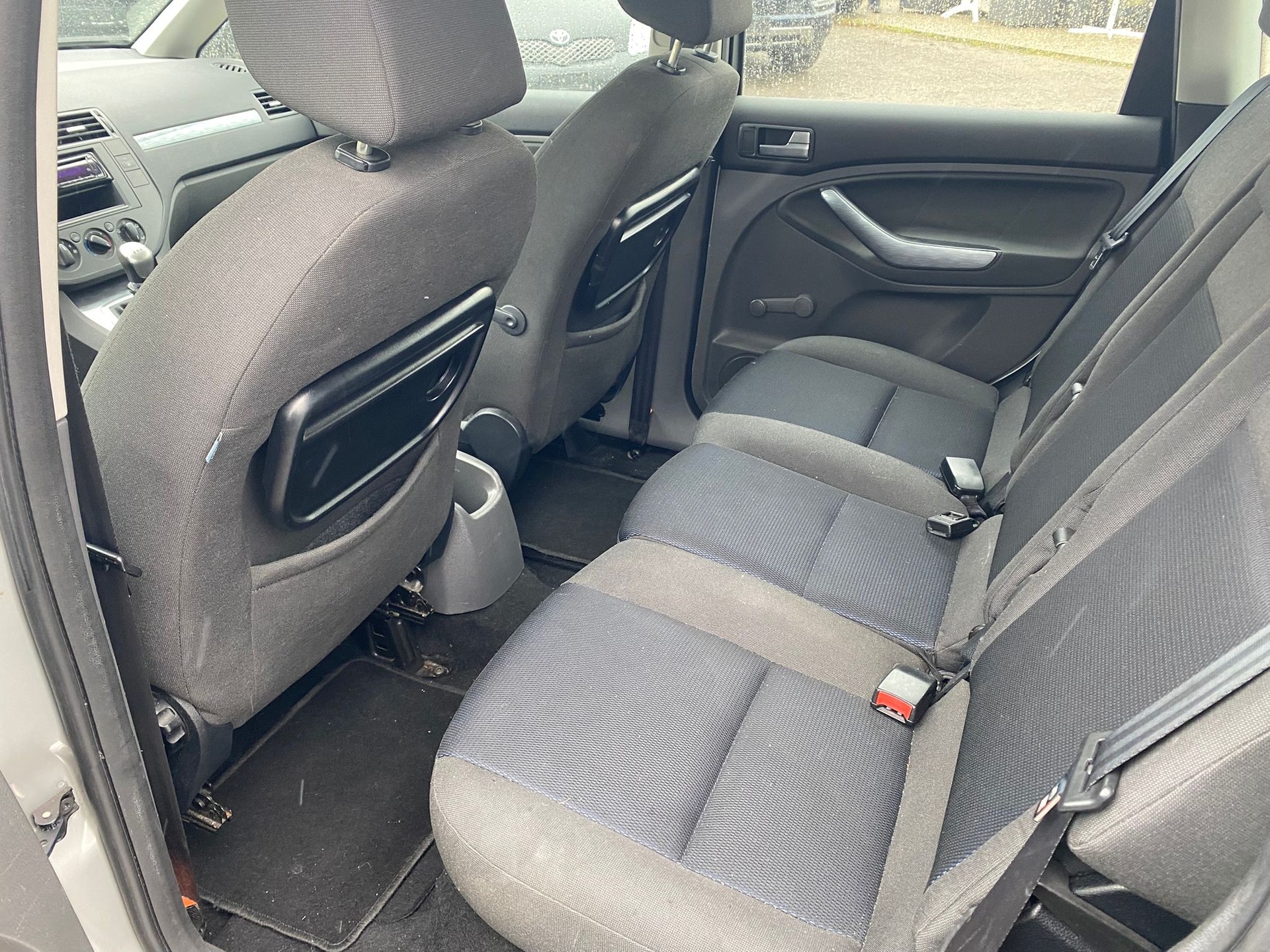 FORD C-Max 1.8 16V Titanium-image-10