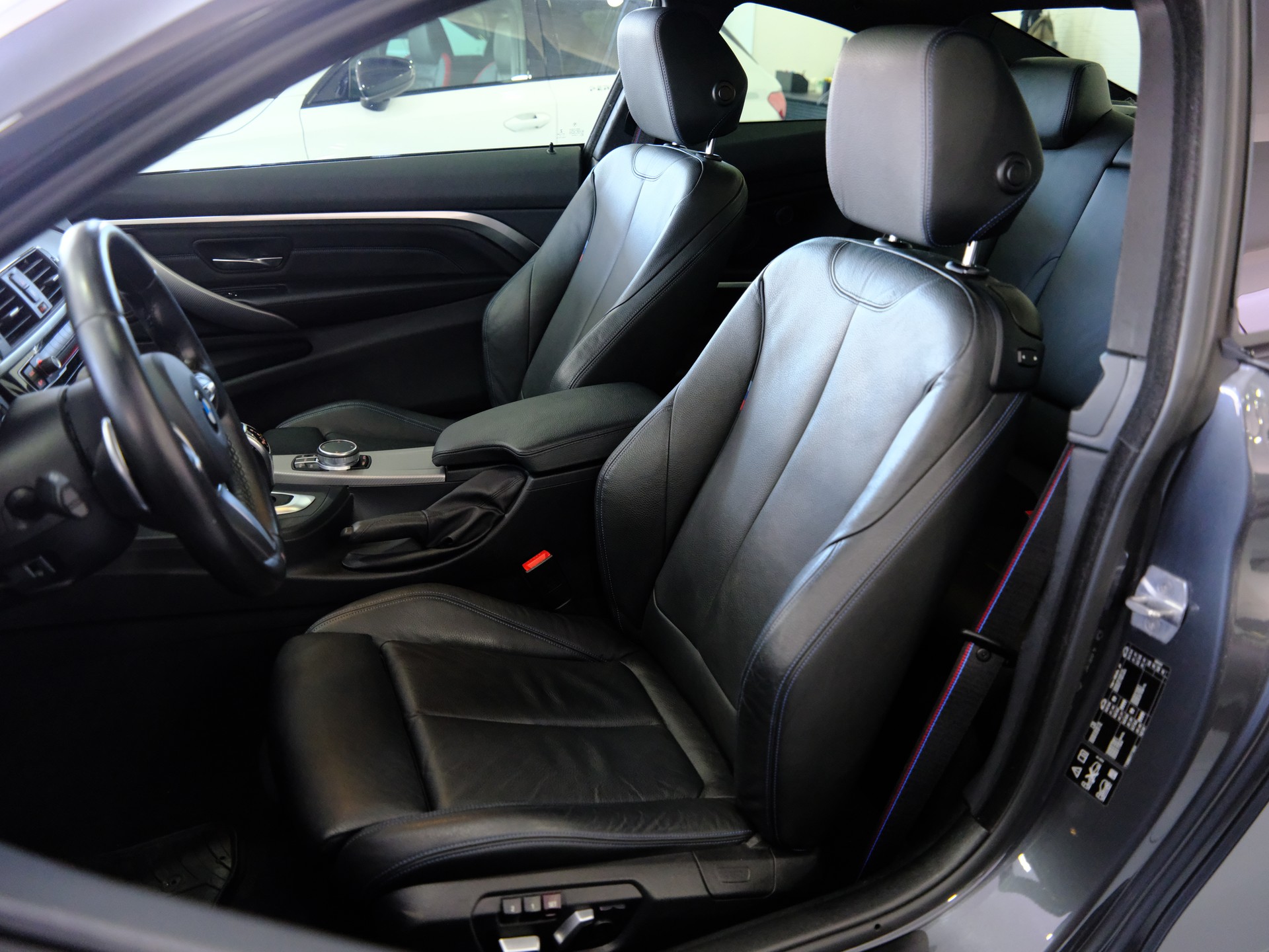 BMW 435d Coupé xDrive Sport Line Steptronic-image-8