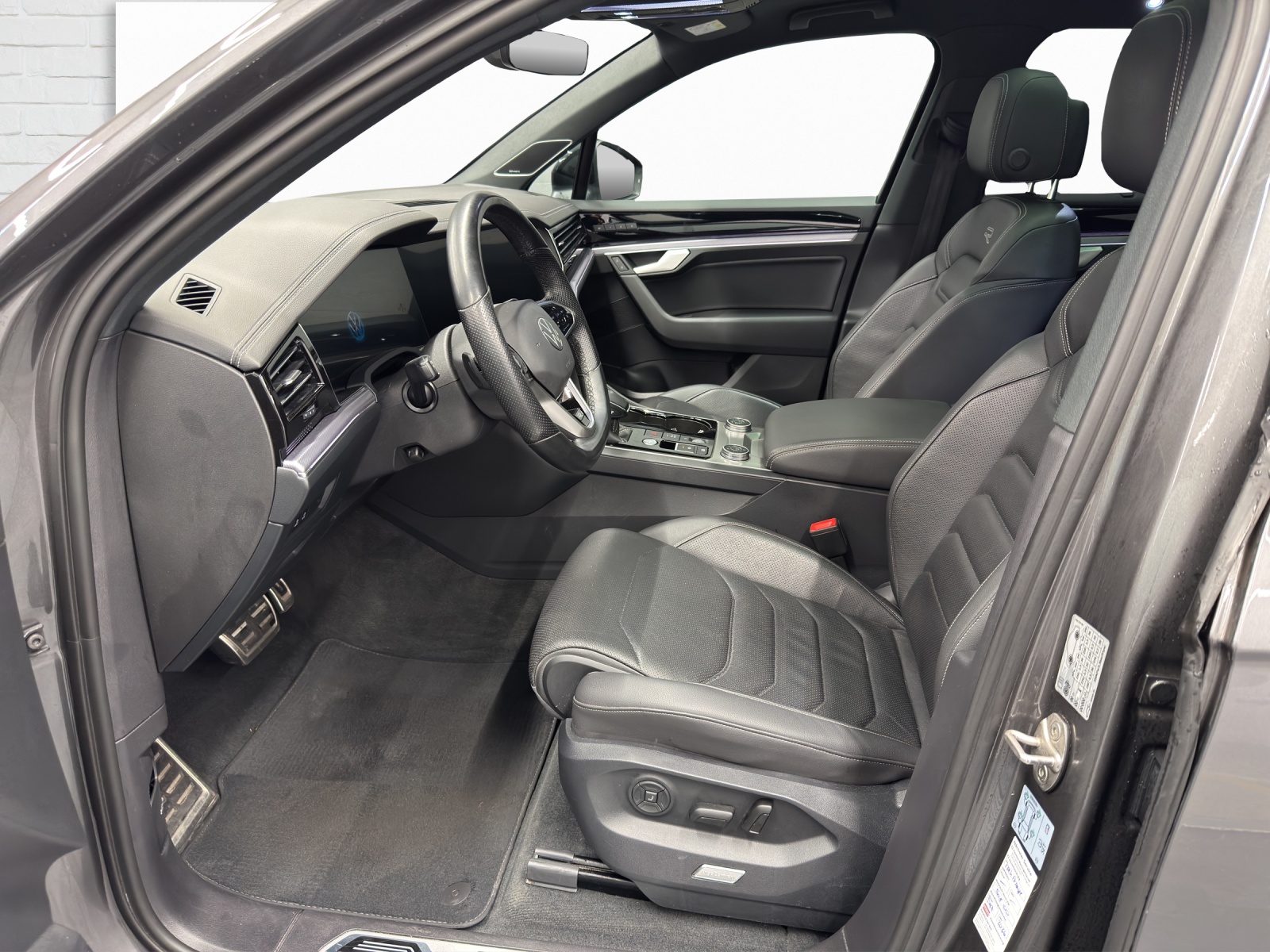VW Touareg 3.0 V6 TSI R-Line-image-6