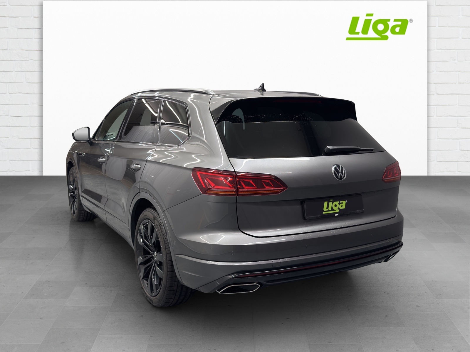 VW Touareg 3.0 V6 TSI R-Line-showroom-element-3