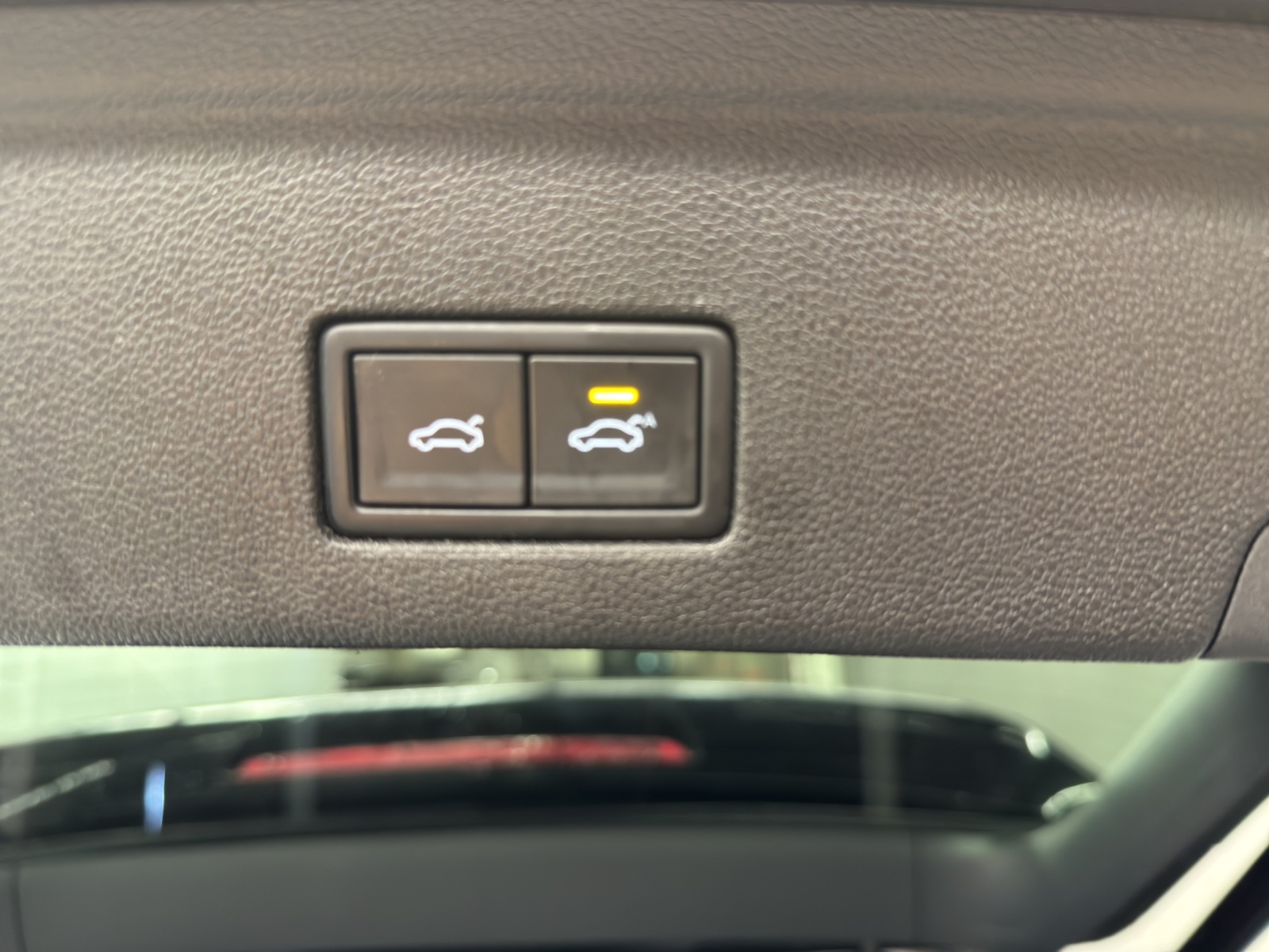 VW Touareg 3.0 V6 TSI R-Line-image-11