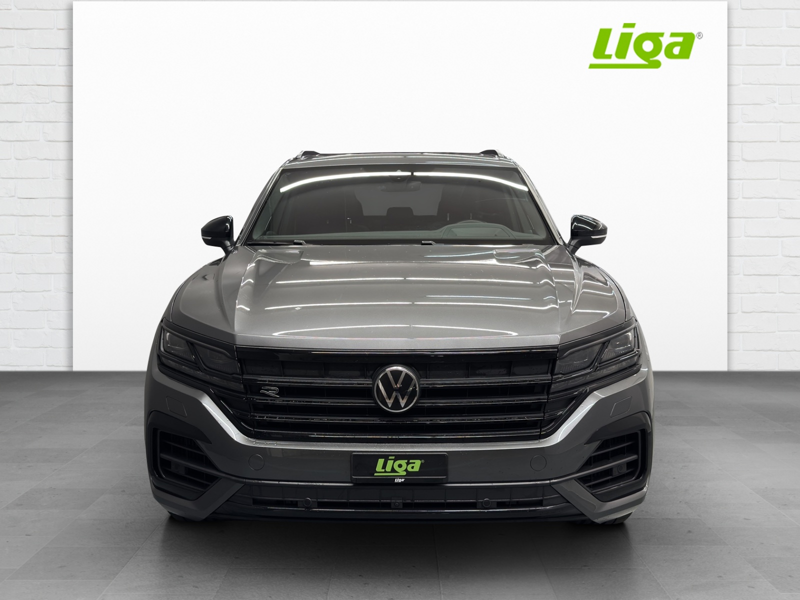VW Touareg 3.0 V6 TSI R-Line-showroom-element-2