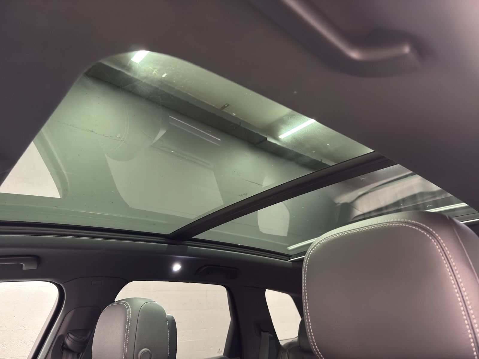VW Touareg 3.0 V6 TSI R-Line-image-15