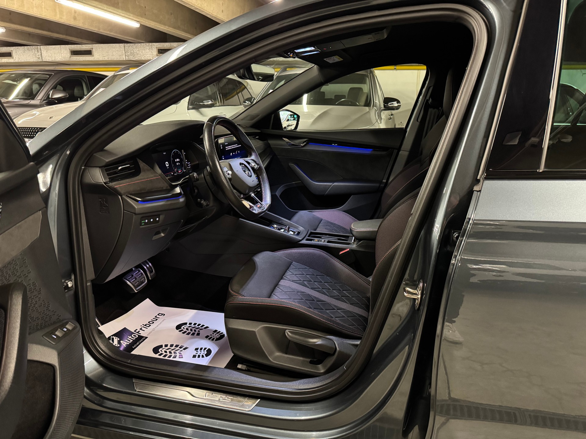SKODA Octavia Combi 1.4 TSI PHEV DSG RS-showroom-element-3