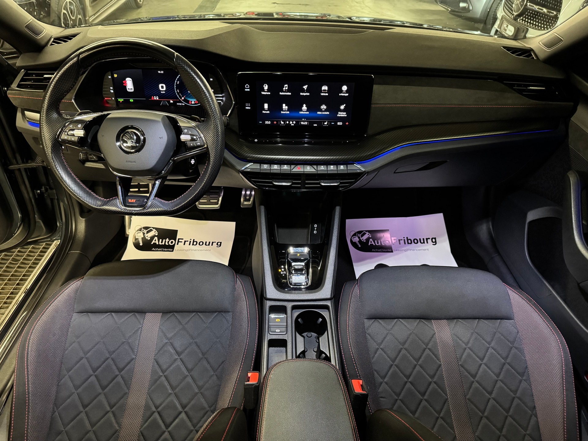 SKODA Octavia Combi 1.4 TSI PHEV DSG RS-image-4