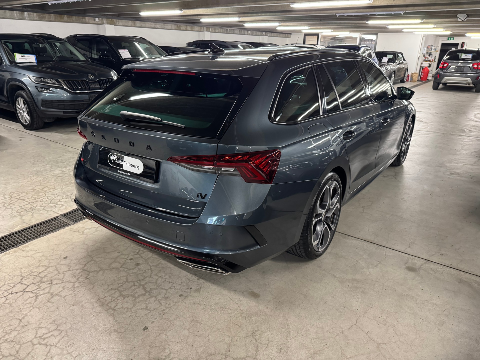 SKODA Octavia Combi 1.4 TSI PHEV DSG RS-showroom-element-1