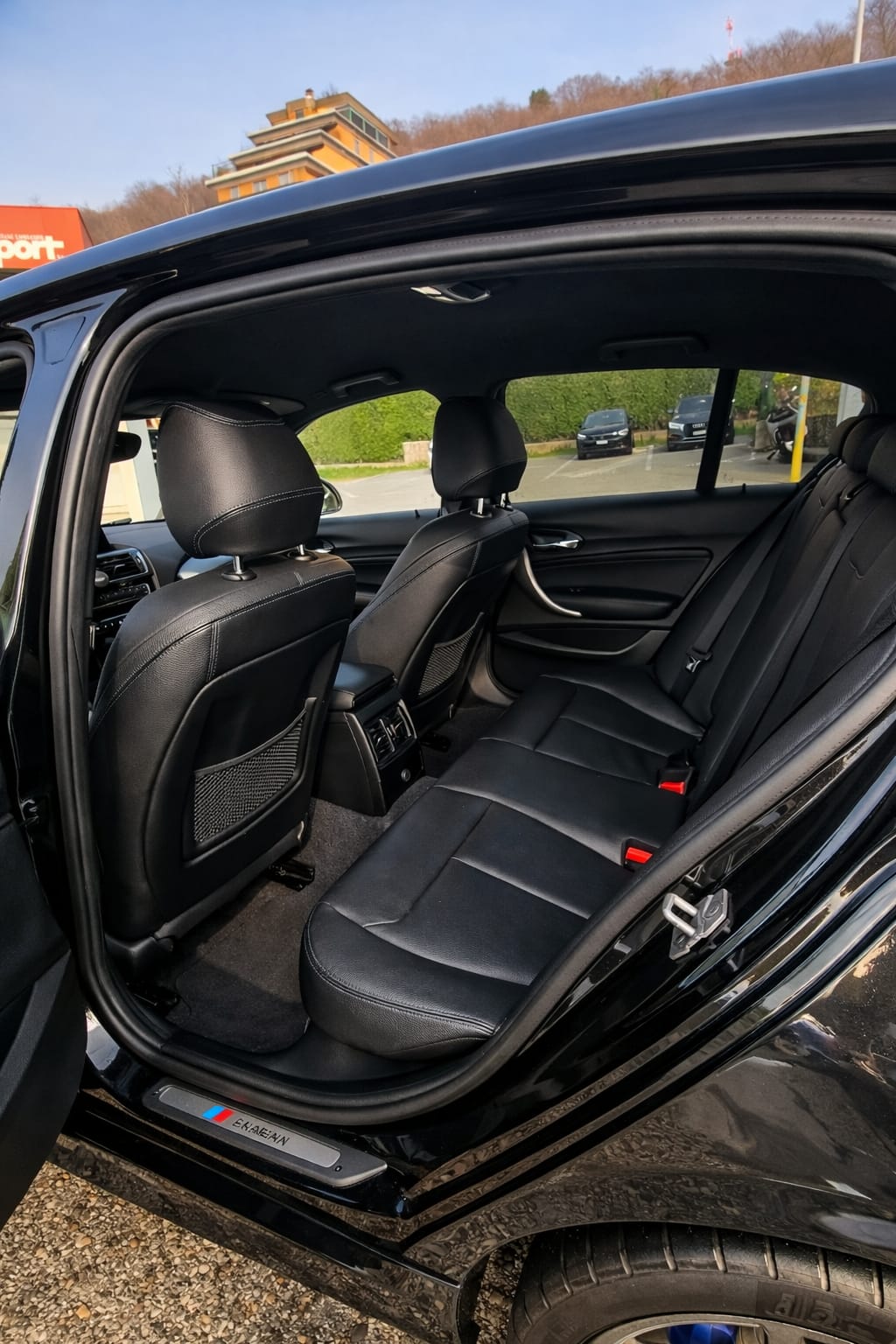 BMW M140i xDrive Steptronic-image-7