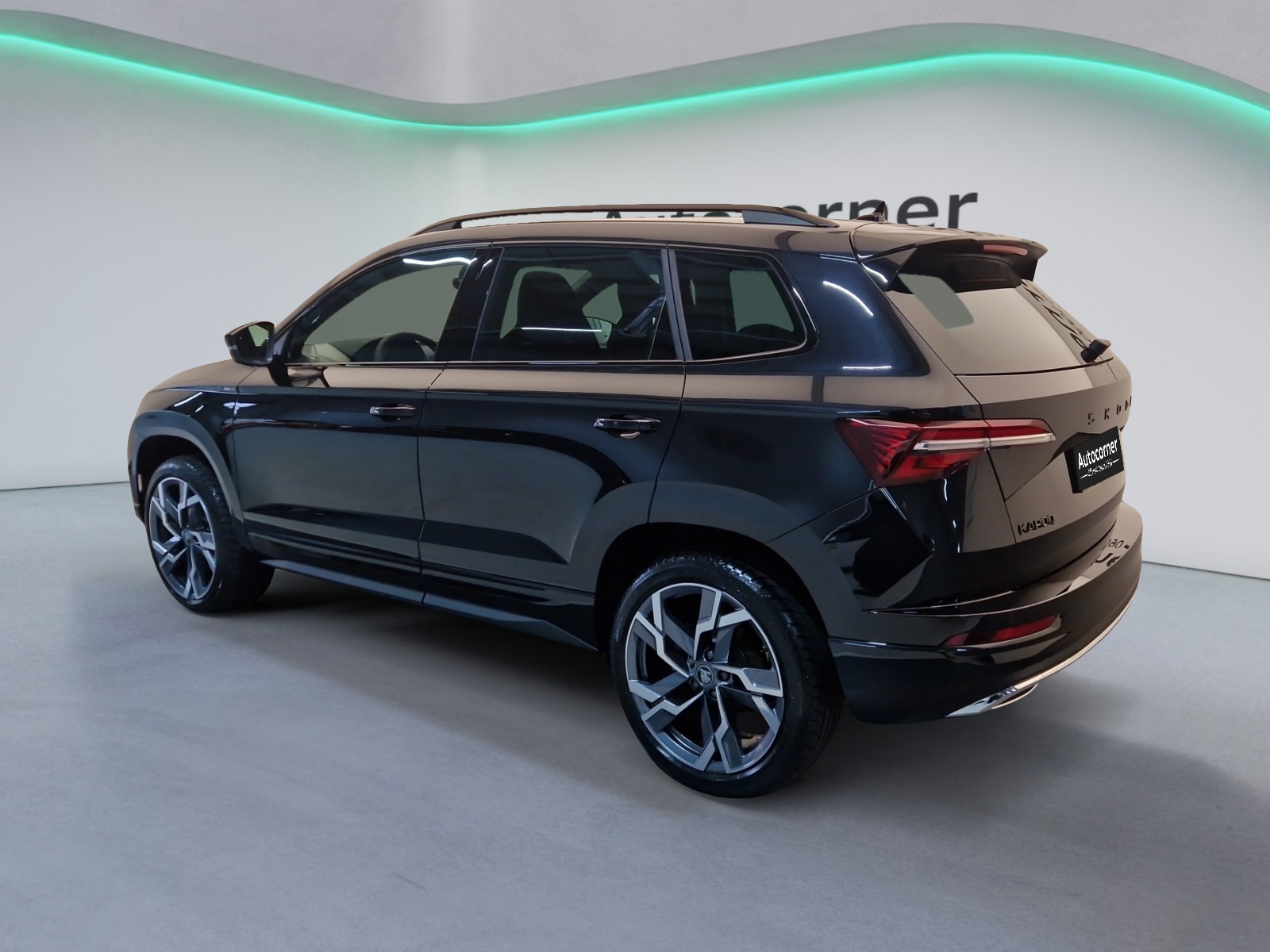 SKODA Karoq 2.0 TSI SportLine 4x4 DSG-image-2