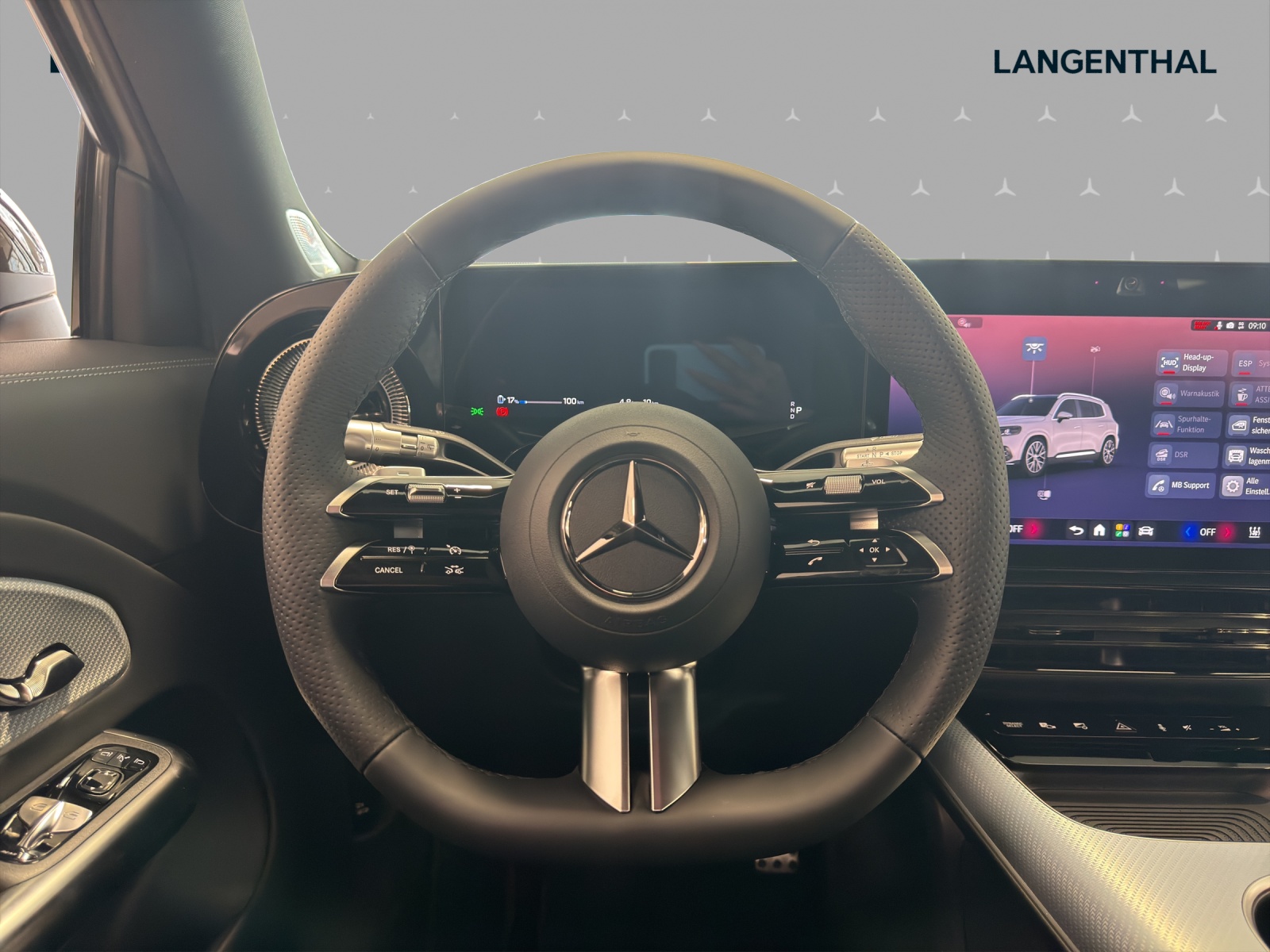 MERCEDES-BENZ GLB 350 4MATIC with EQ Technology-image-9