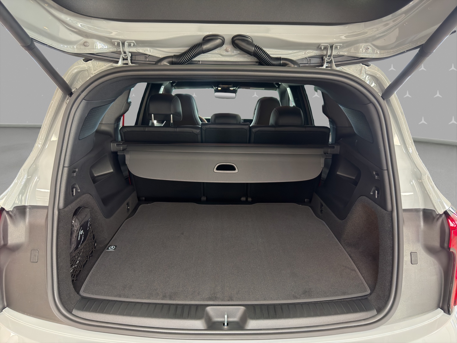 MERCEDES-BENZ GLB 350 4MATIC with EQ Technology-image-14