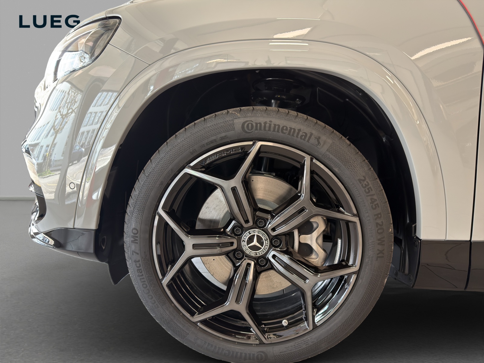 MERCEDES-BENZ GLB 350 4MATIC with EQ Technology-image-6