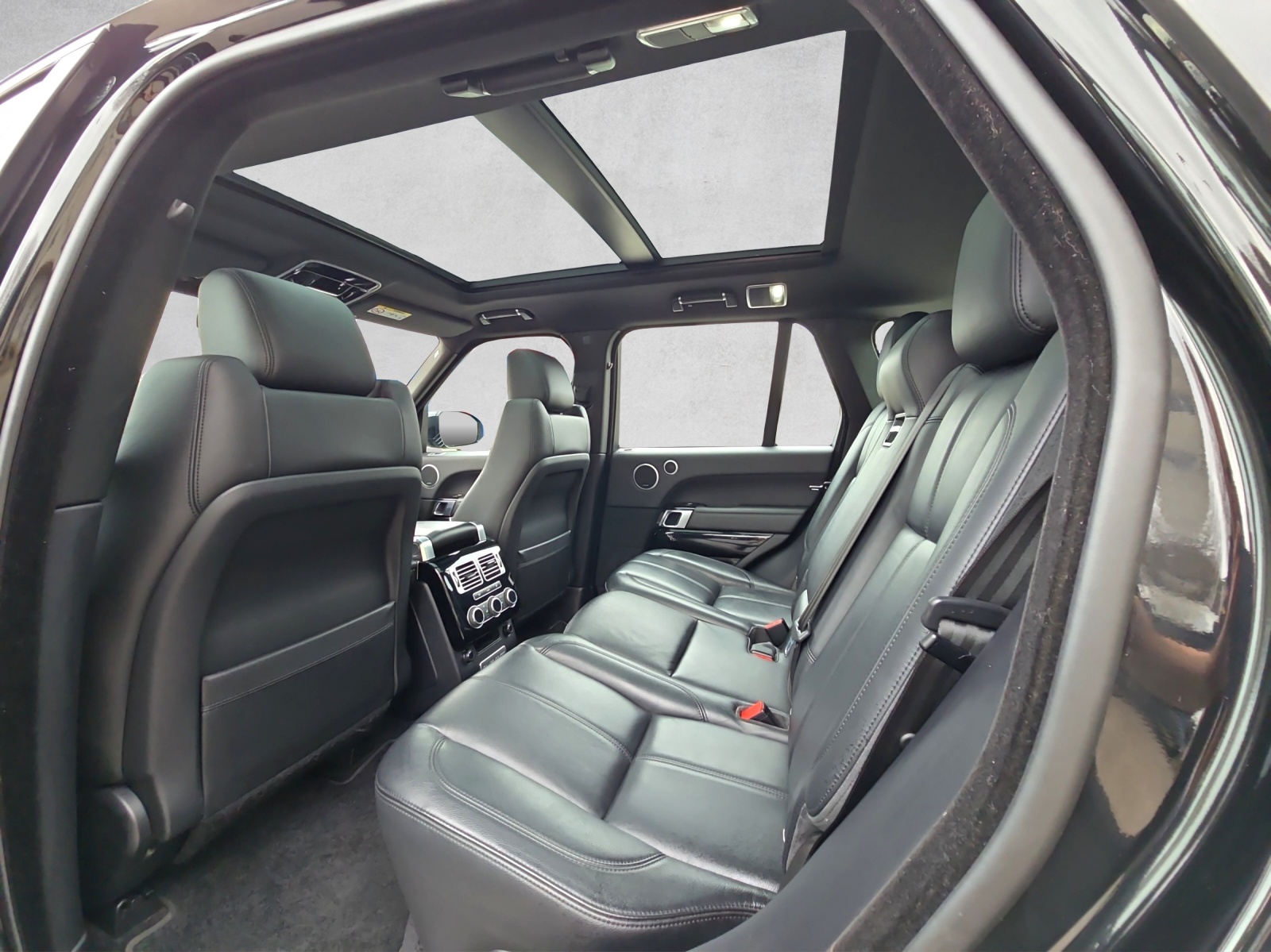 LAND ROVER Range Rover 3.0 V6 TDI Vogue (ZR vo.+hi.NEU)-image-9