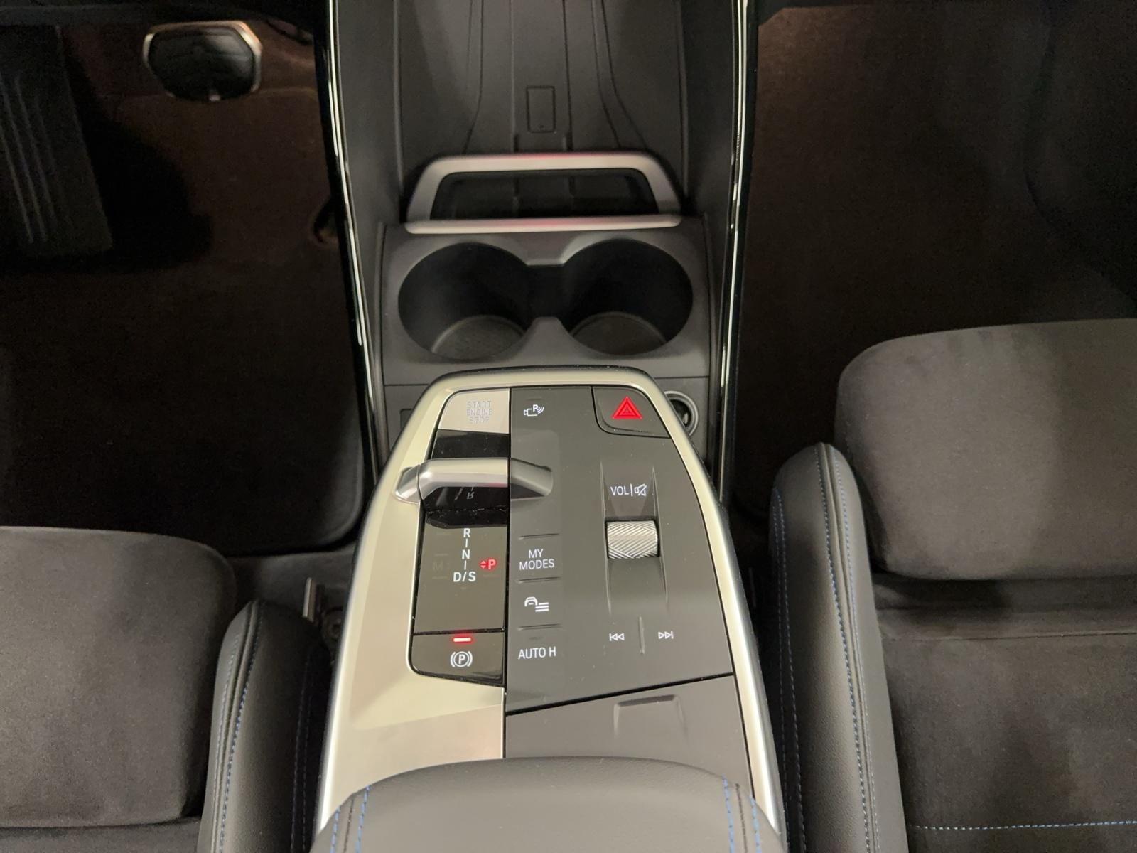 BMW 223d xDrive Active Tourer-image-17