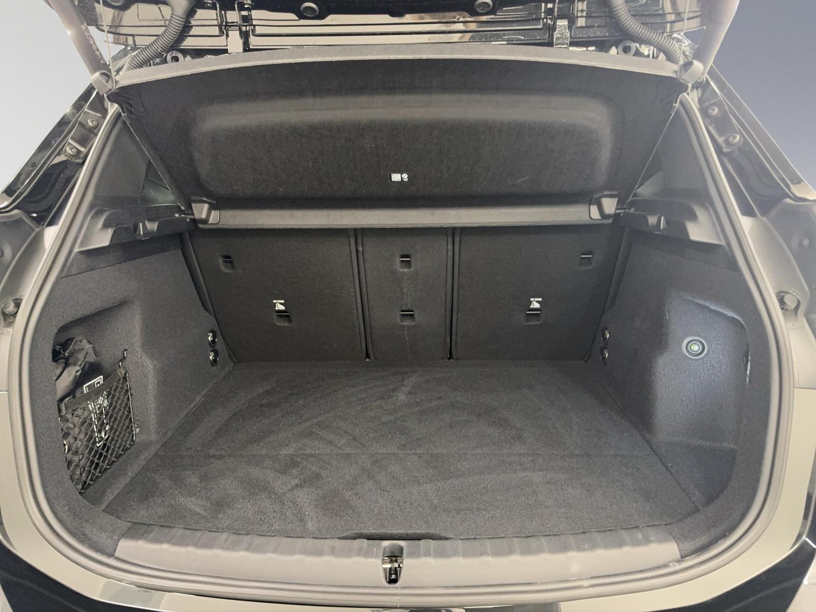 BMW 223d xDrive Active Tourer-image-9