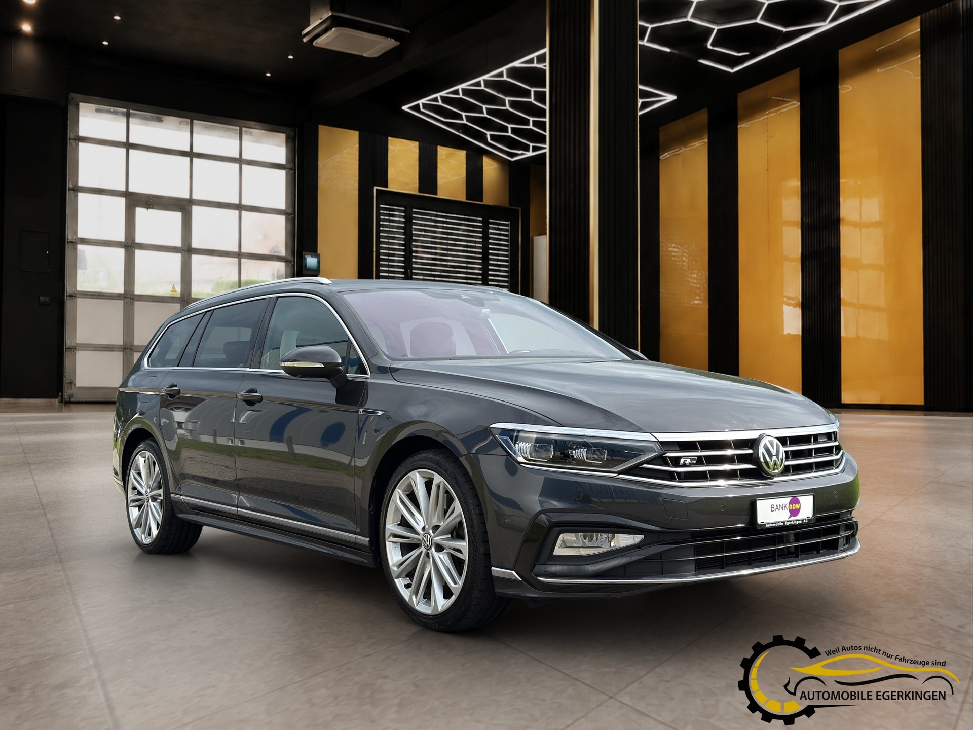 VW Passat Variant 2.0 TSI R-Line Edition 4Motion DSG-image-2