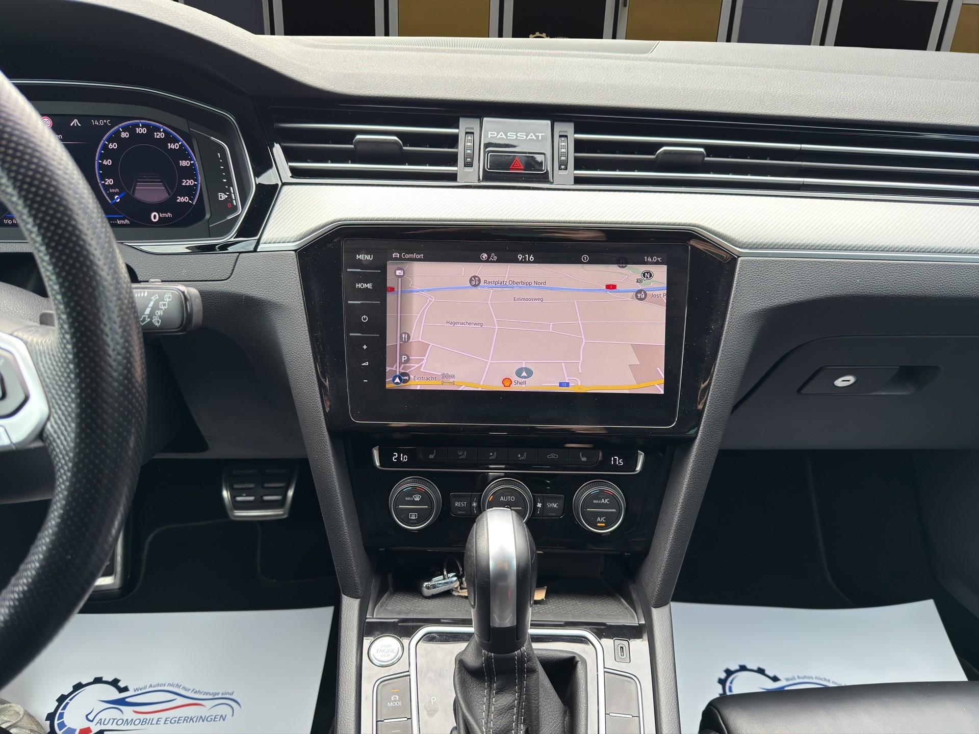 VW Passat Variant 2.0 TSI R-Line Edition 4Motion DSG-image-14