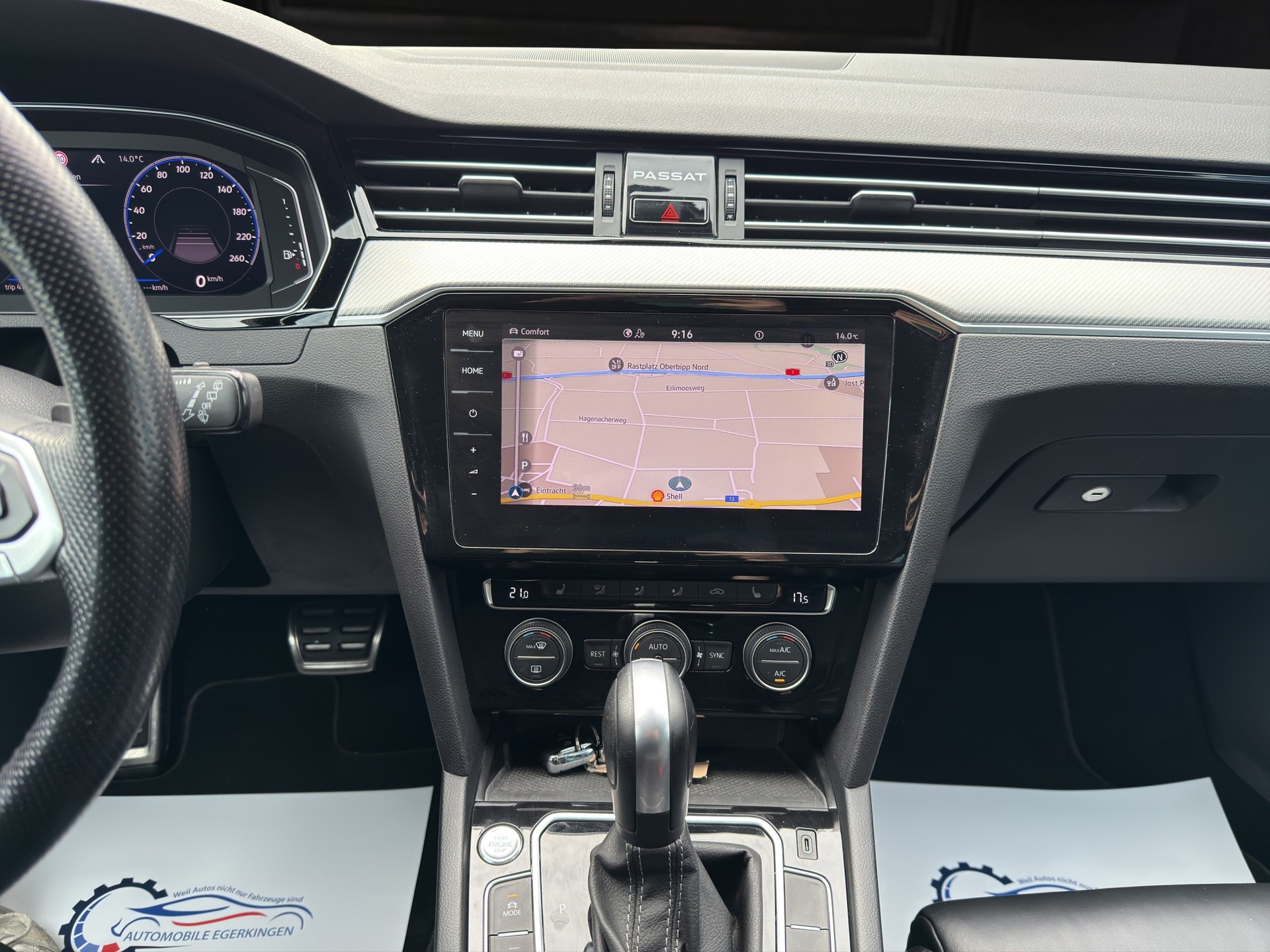 VW Passat Variant 2.0 TSI R-Line Edition 4Motion DSG-image-14