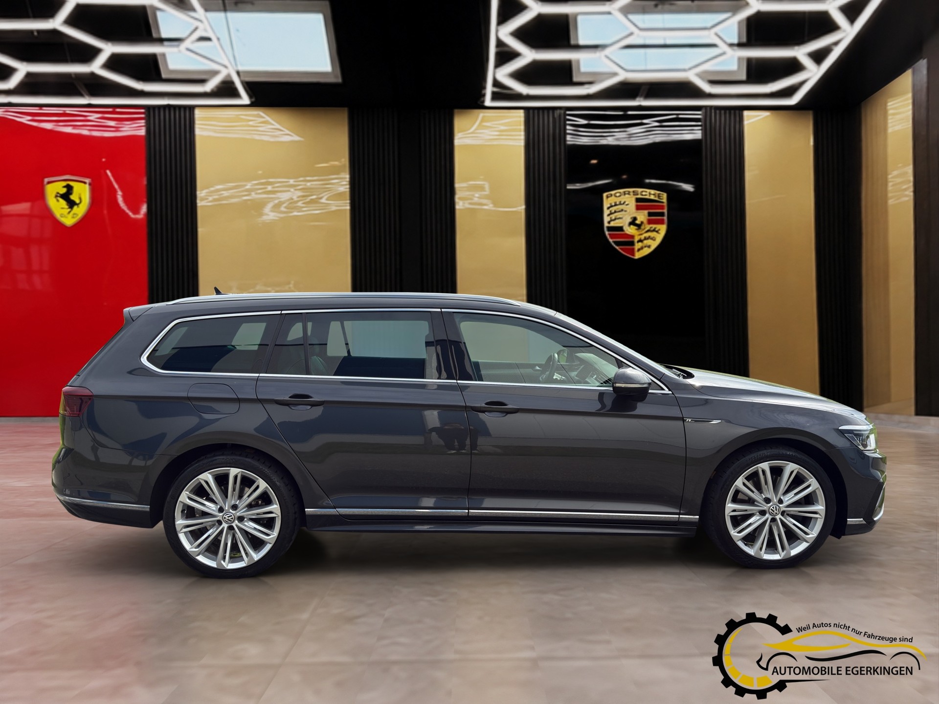 VW Passat Variant 2.0 TSI R-Line Edition 4Motion DSG-image-3