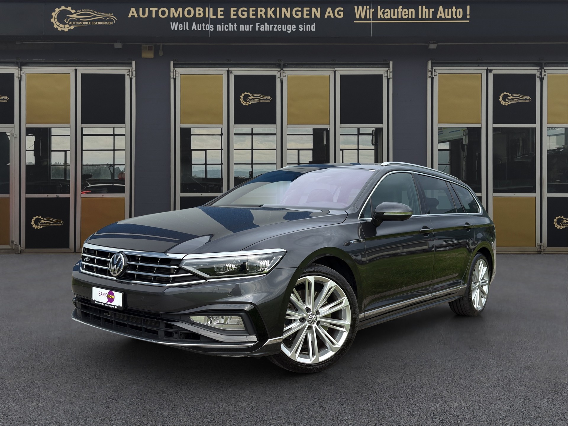 VW Passat Variant 2.0 TSI R-Line Edition 4Motion DSG-image-0