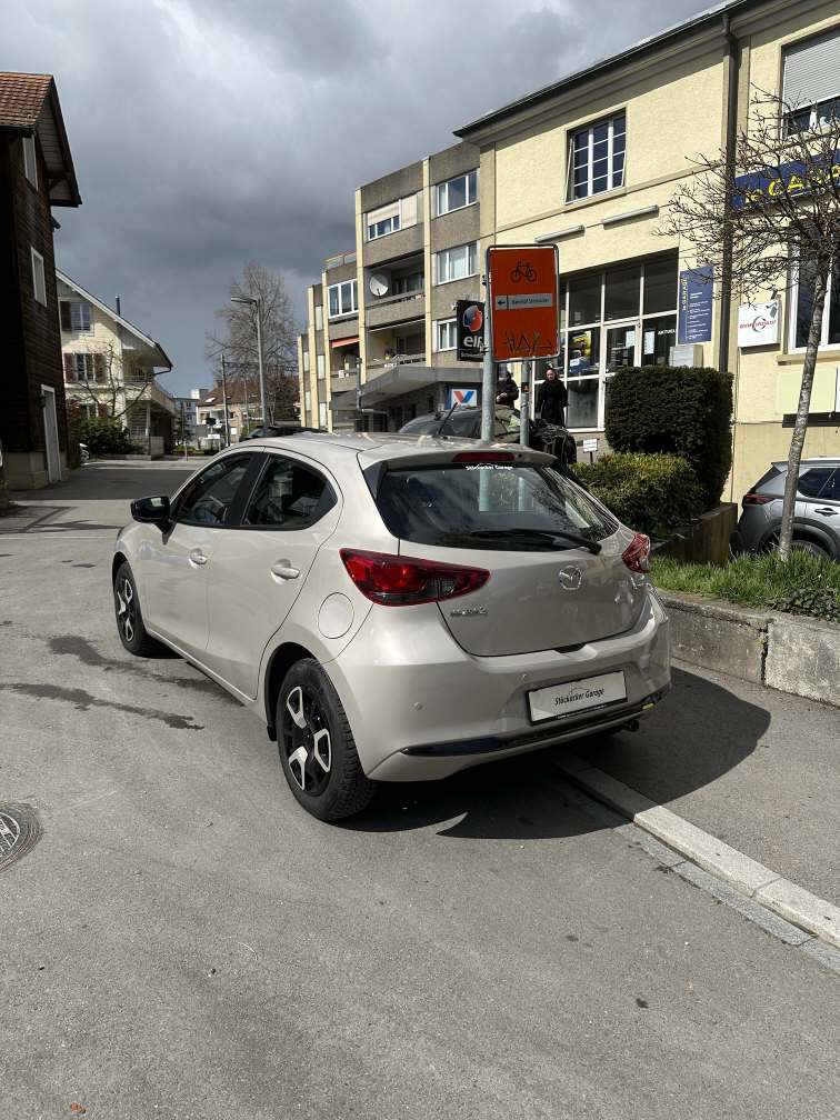 MAZDA 2 1.5 90 Center-Line-image-5