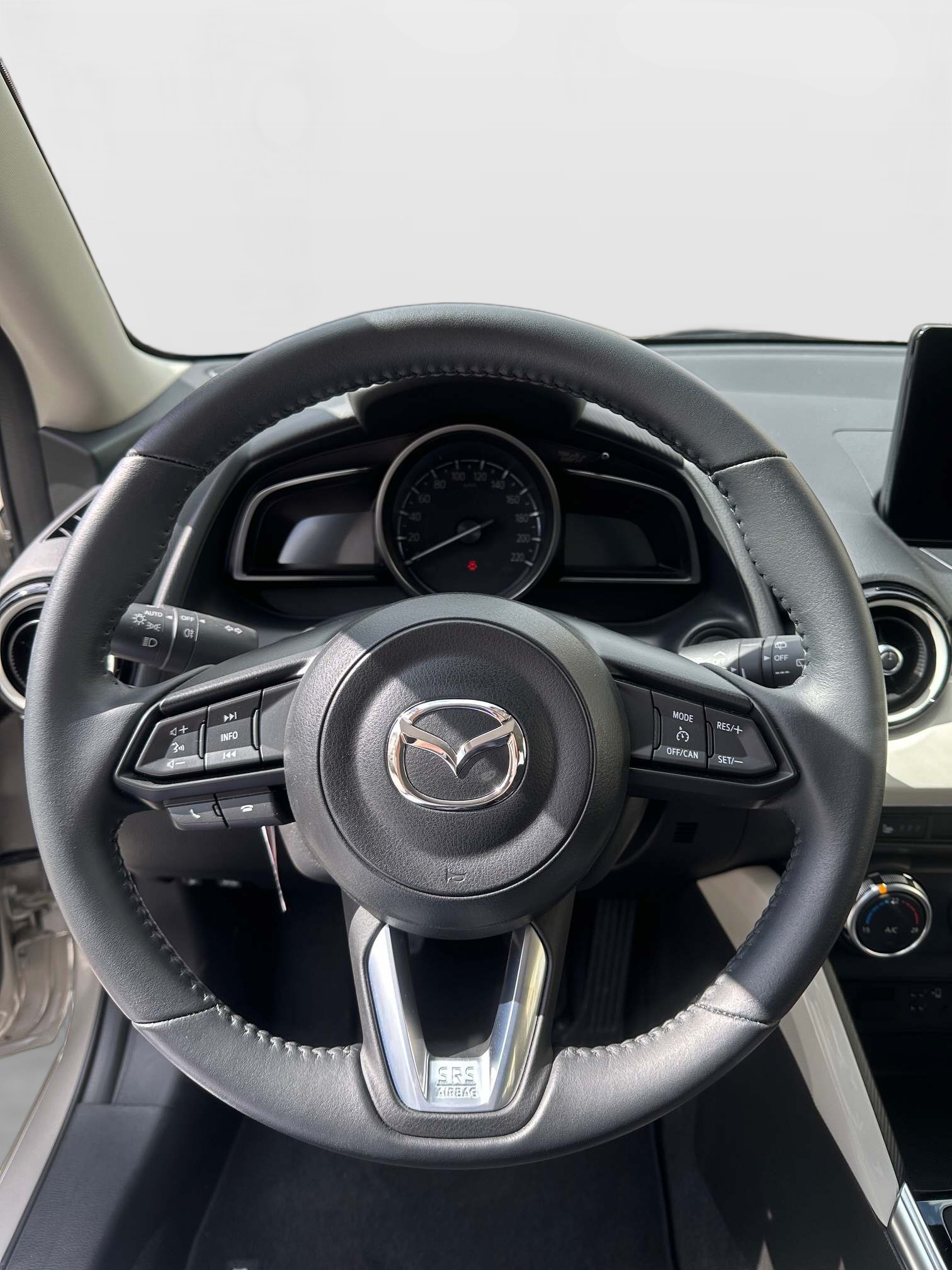 MAZDA 2 1.5 90 Center-Line-image-9