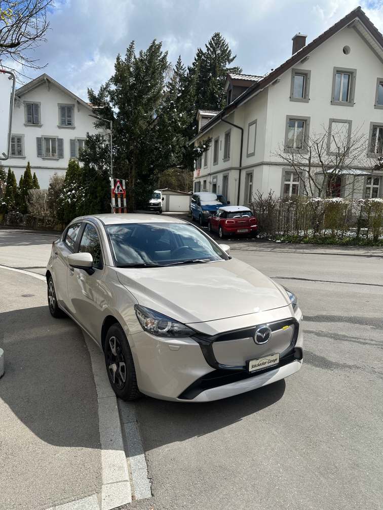 MAZDA 2 1.5 90 Center-Line-image-4