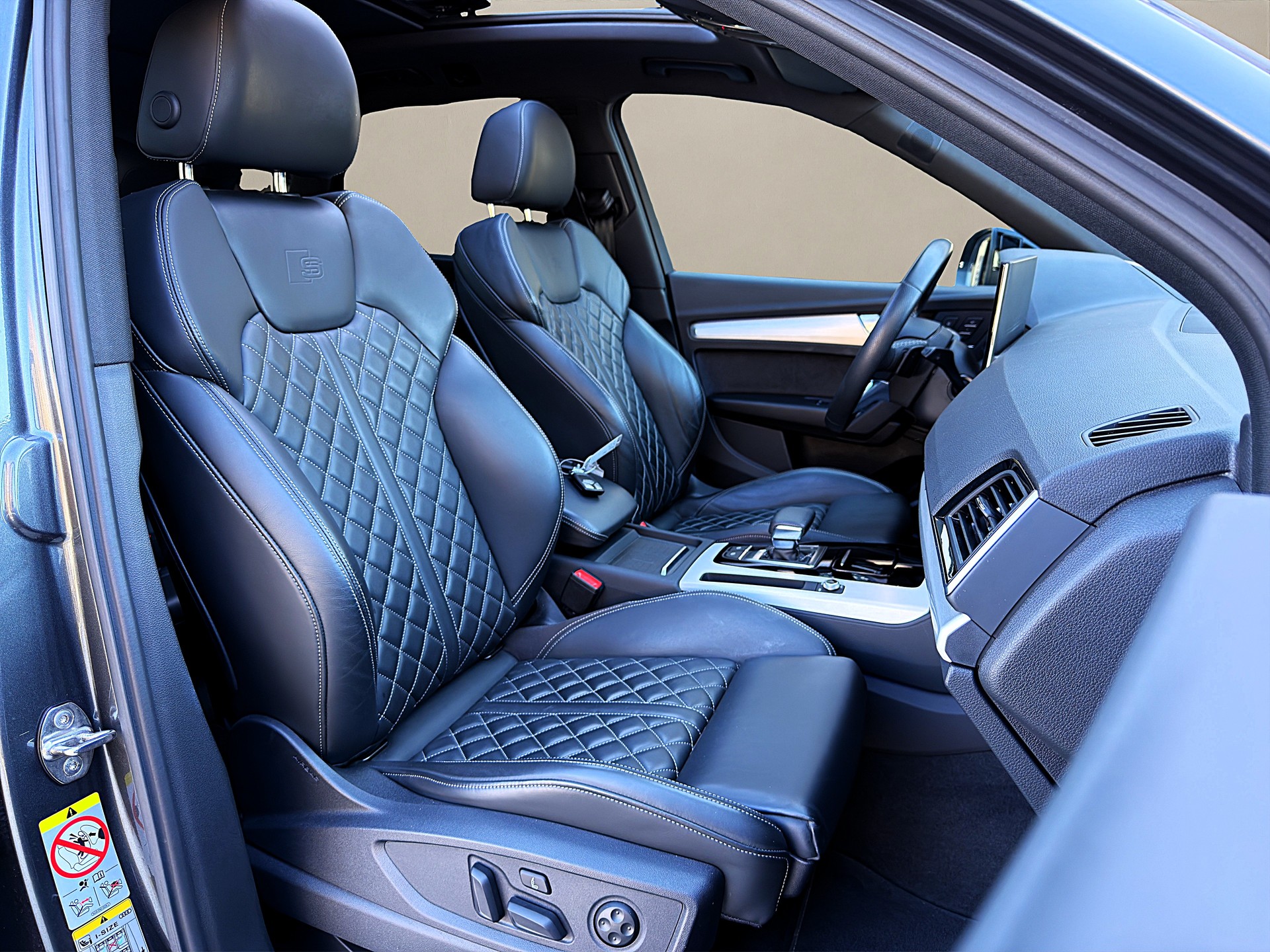 AUDI Q5 50 TFSI e PHEV * S line * quattro S-tronic-image-9