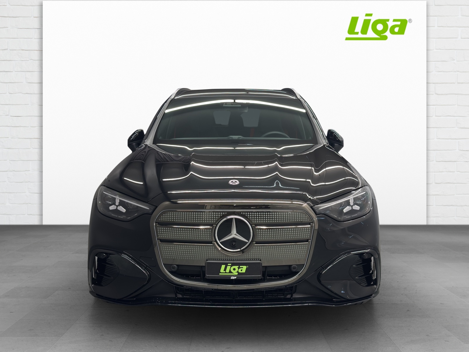 MERCEDES-BENZ GLC 400 4Matic with EQ Technology-showroom-element-2