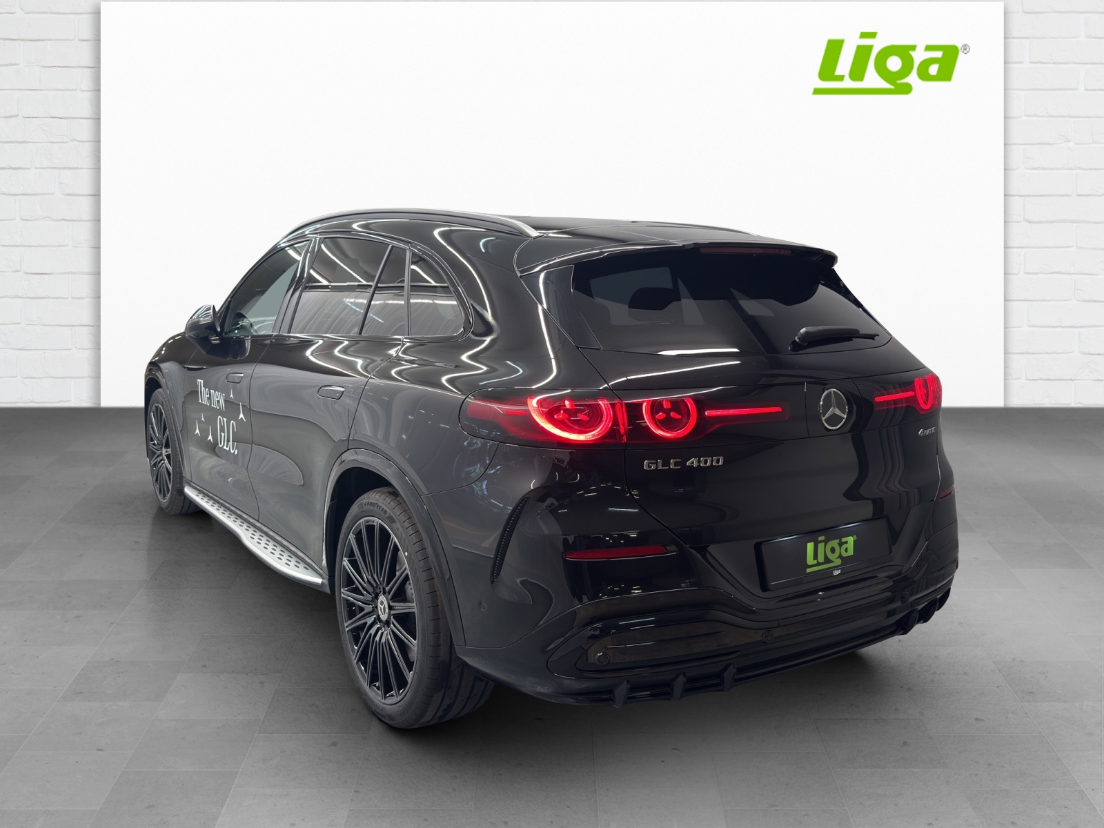 MERCEDES-BENZ GLC 400 4Matic with EQ Technology-showroom-element-3