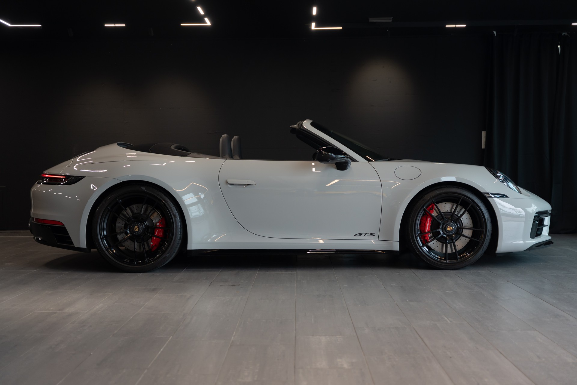 PORSCHE 911 Carrera GTS Cabriolet PDK / GTS Sitze / Kreide / Sport Chrono uvm.-image-4