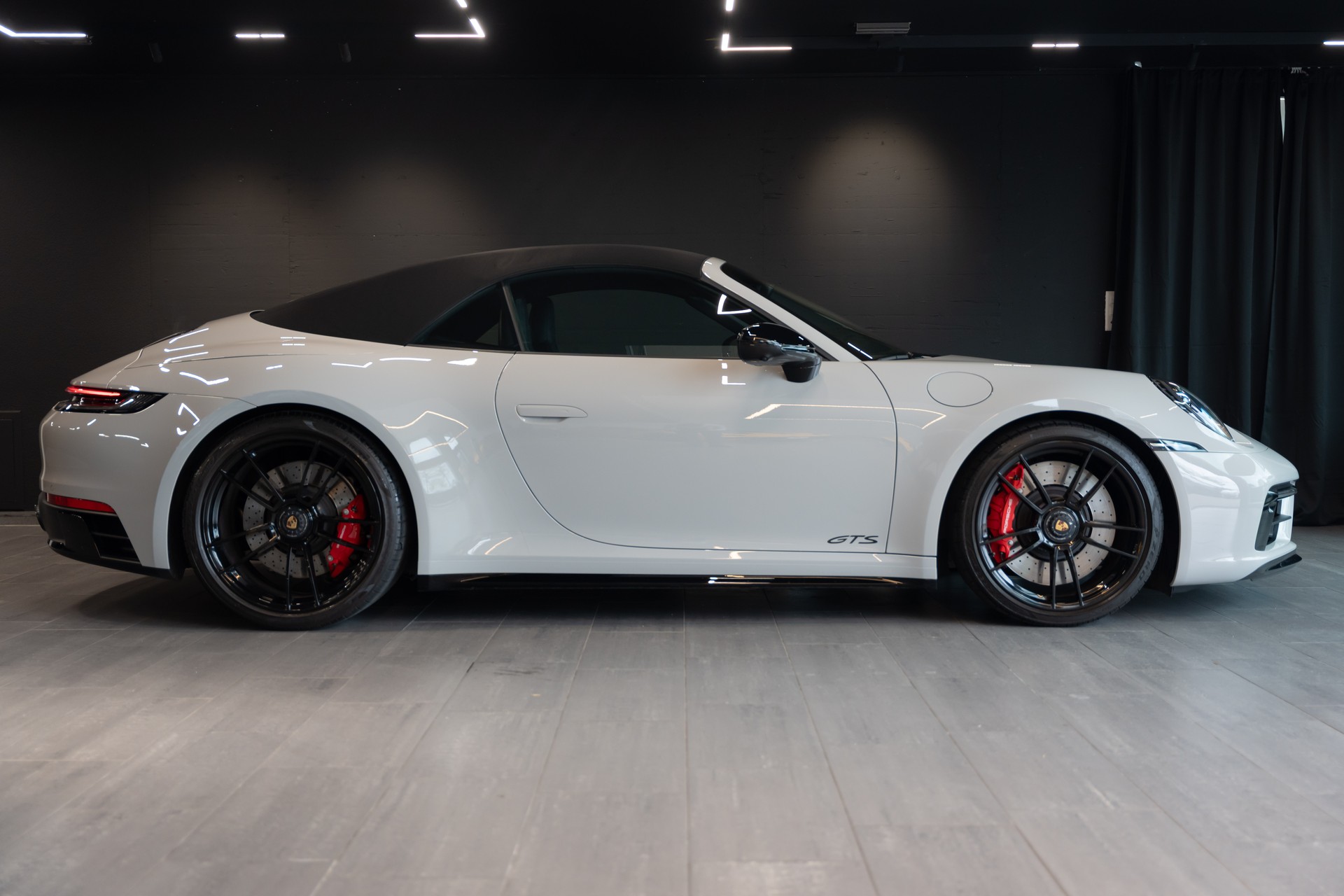 PORSCHE 911 Carrera GTS Cabriolet PDK / GTS Sitze / Kreide / Sport Chrono uvm.-image-3