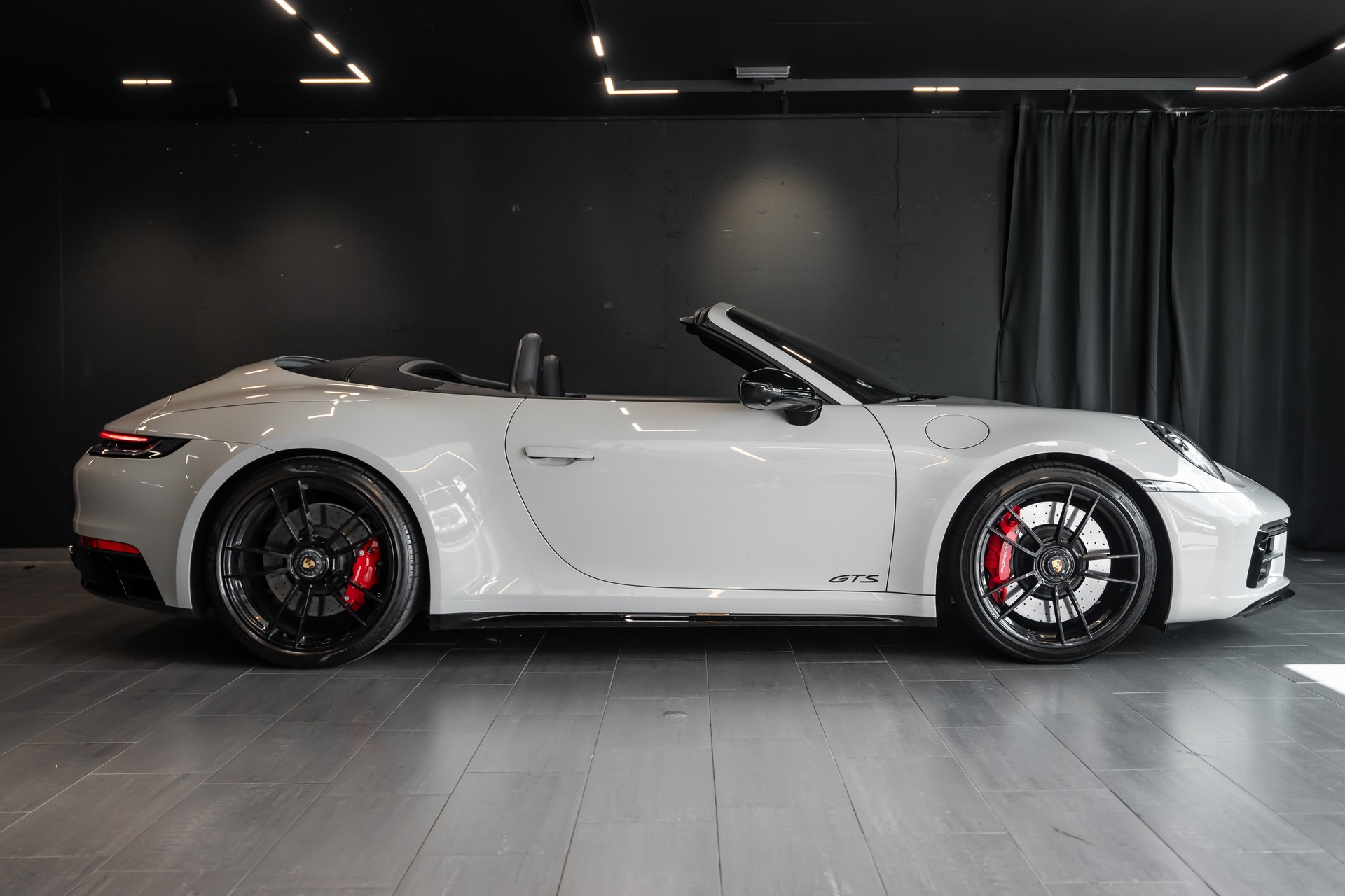 PORSCHE 911 Carrera GTS Cabriolet PDK / GTS Sitze / Kreide / Sport Chrono uvm.-image-2