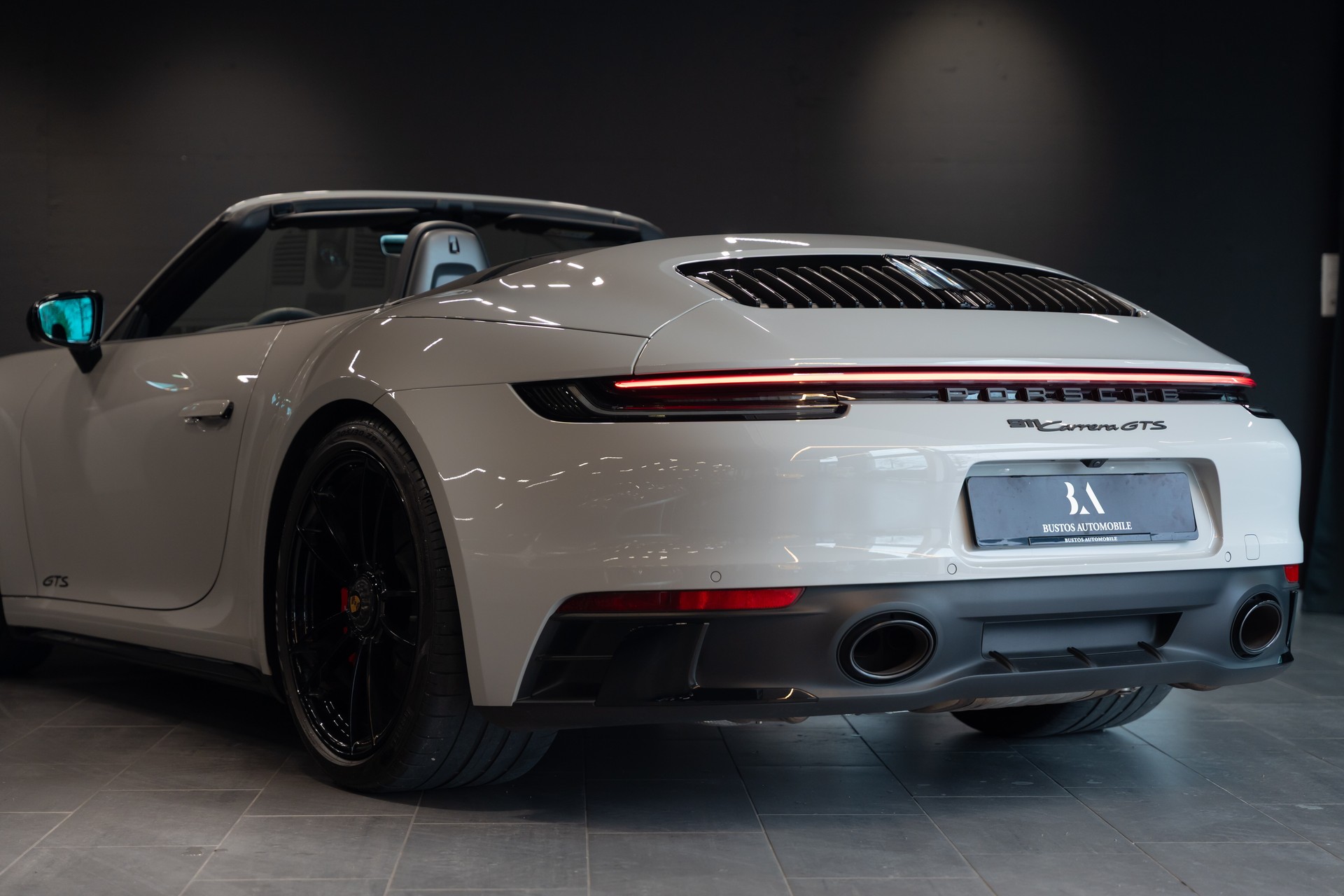 PORSCHE 911 Carrera GTS Cabriolet PDK / GTS Sitze / Kreide / Sport Chrono uvm.-image-10