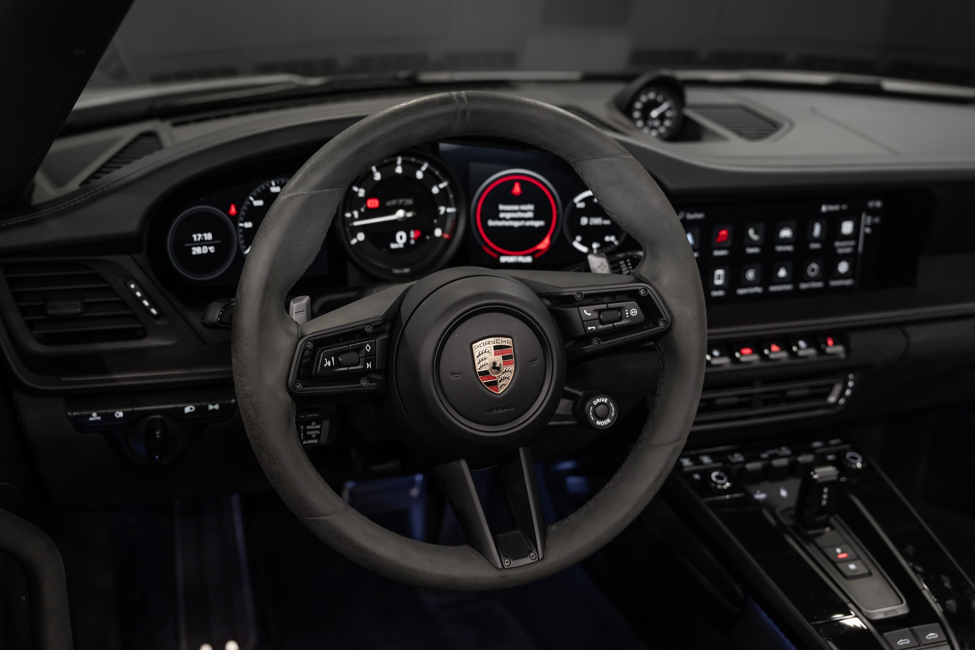 PORSCHE 911 Carrera GTS Cabriolet PDK / GTS Sitze / Kreide / Sport Chrono uvm.-image-9
