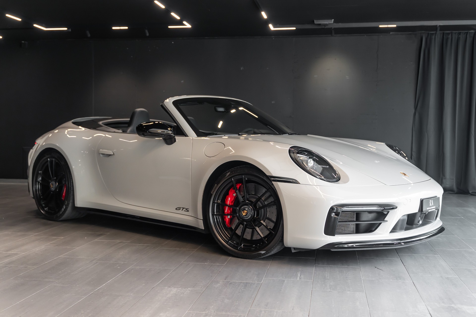 PORSCHE 911 Carrera GTS Cabriolet PDK / GTS Sitze / Kreide / Sport Chrono uvm.-image-0