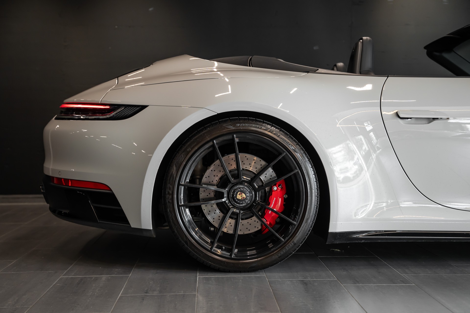 PORSCHE 911 Carrera GTS Cabriolet PDK / GTS Sitze / Kreide / Sport Chrono uvm.-image-4