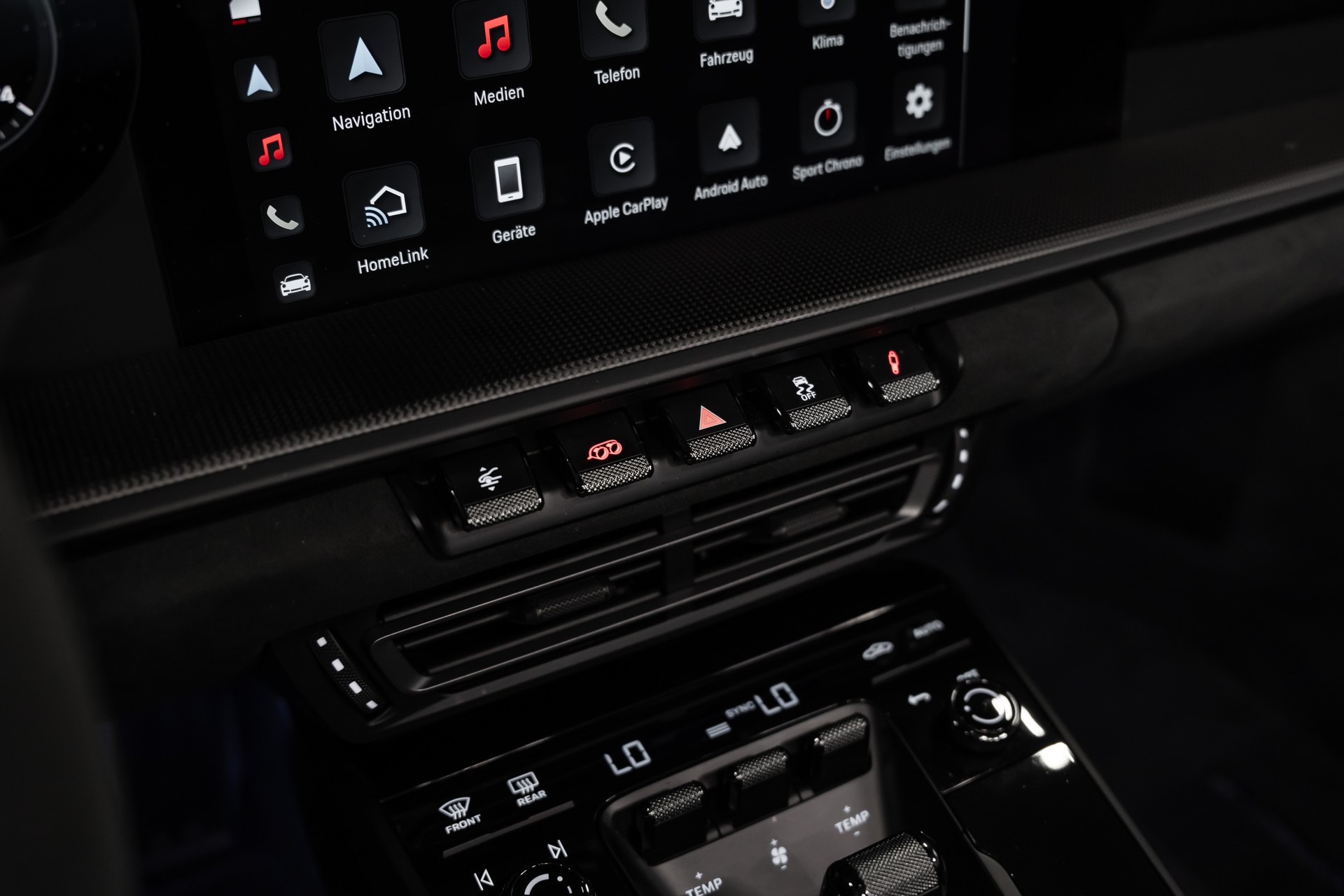PORSCHE 911 Carrera GTS Cabriolet PDK / GTS Sitze / Kreide / Sport Chrono uvm.-image-13