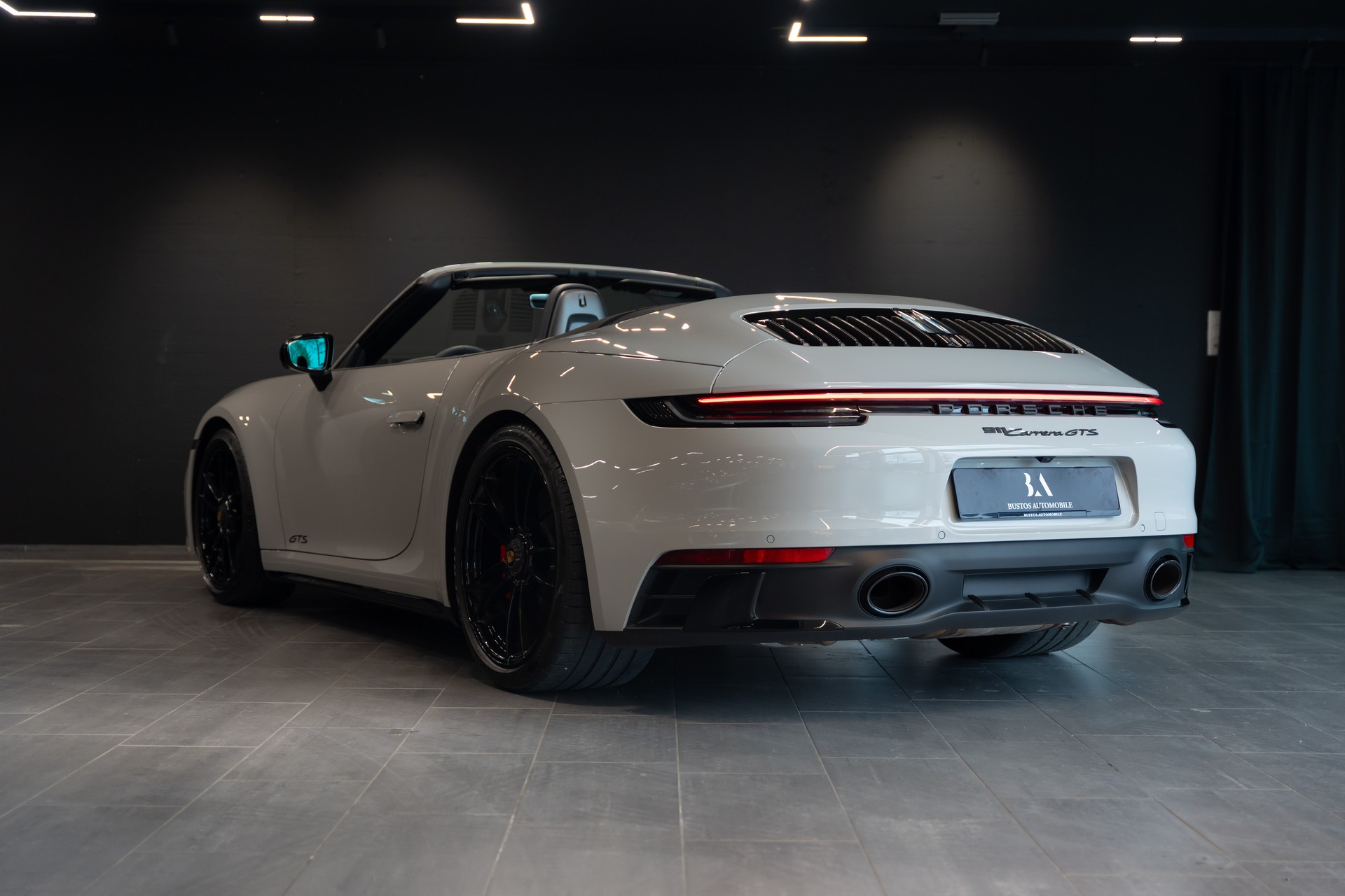 PORSCHE 911 Carrera GTS Cabriolet PDK / GTS Sitze / Kreide / Sport Chrono uvm.-image-9