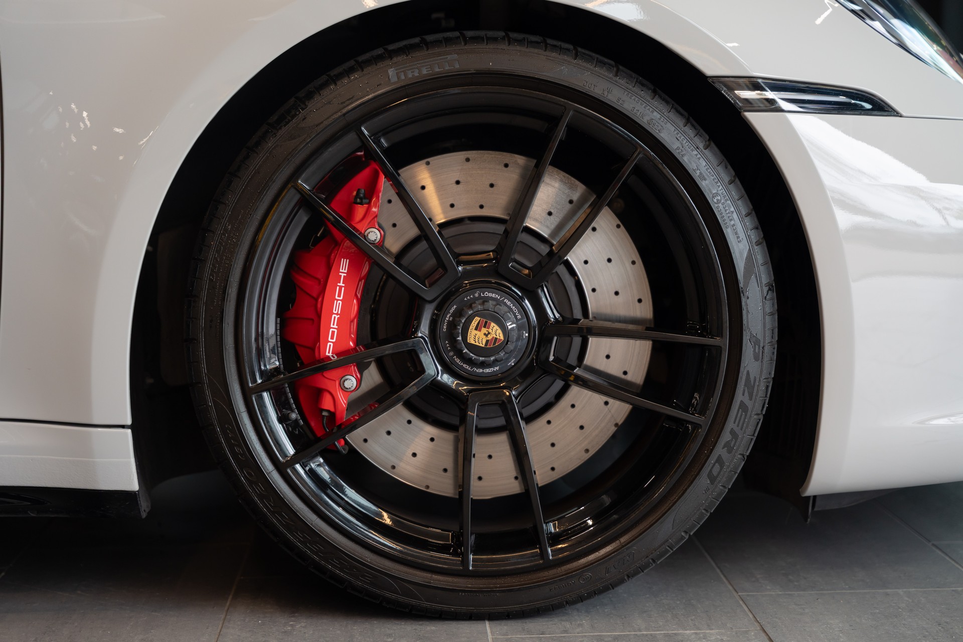 PORSCHE 911 Carrera GTS Cabriolet PDK / GTS Sitze / Kreide / Sport Chrono uvm.-image-6