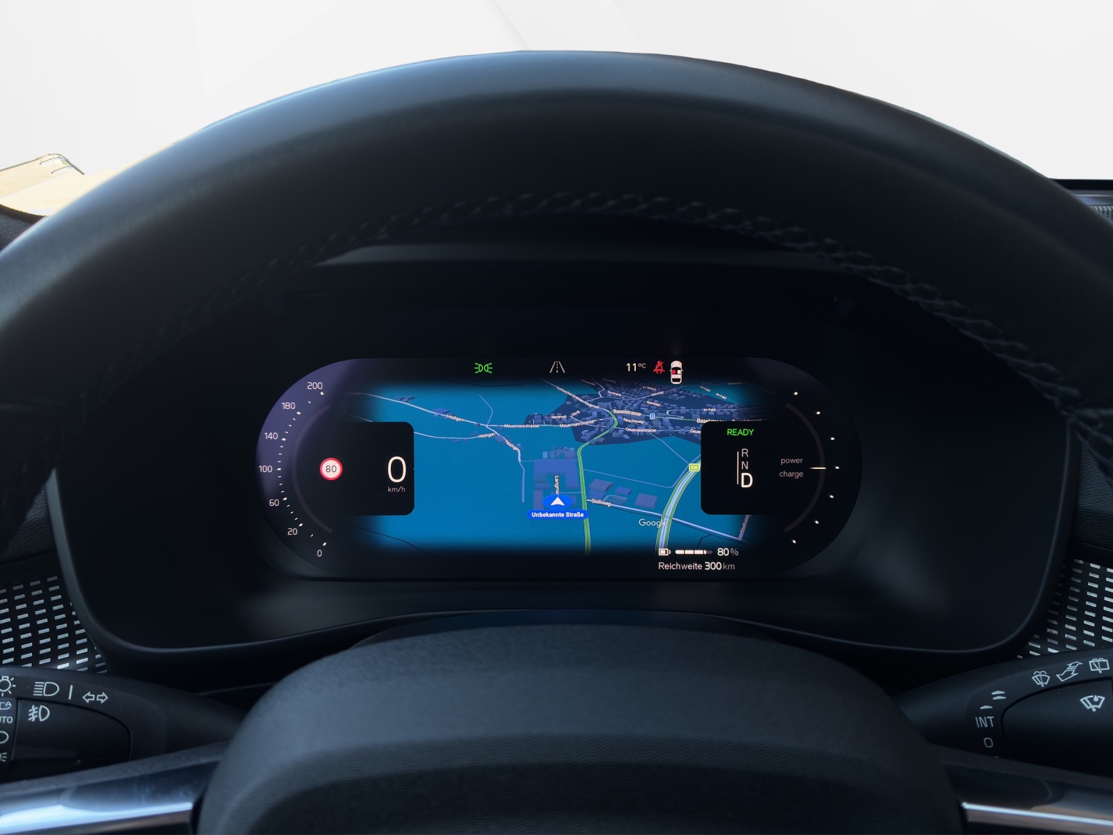 VOLVO XC40 P8 Twin Pro AWD-image-15