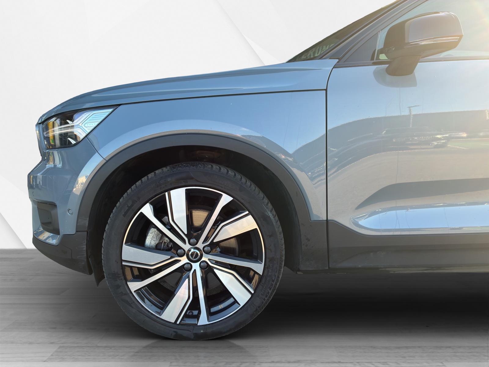 VOLVO XC40 P8 Twin Pro AWD-image-8