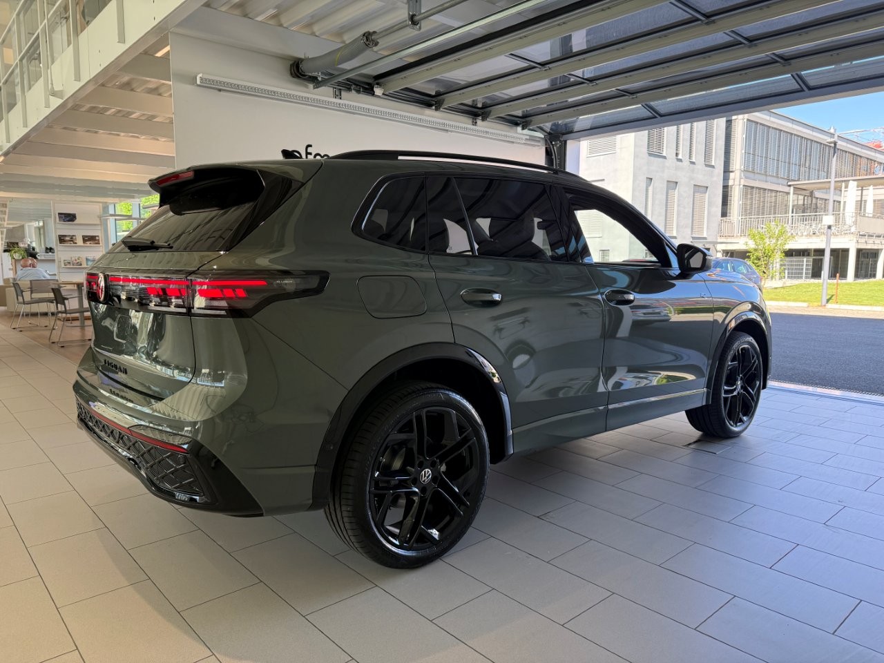 VW Tiguan 1.5 TSI evo2 eHybrid R-Line DSG-image-1
