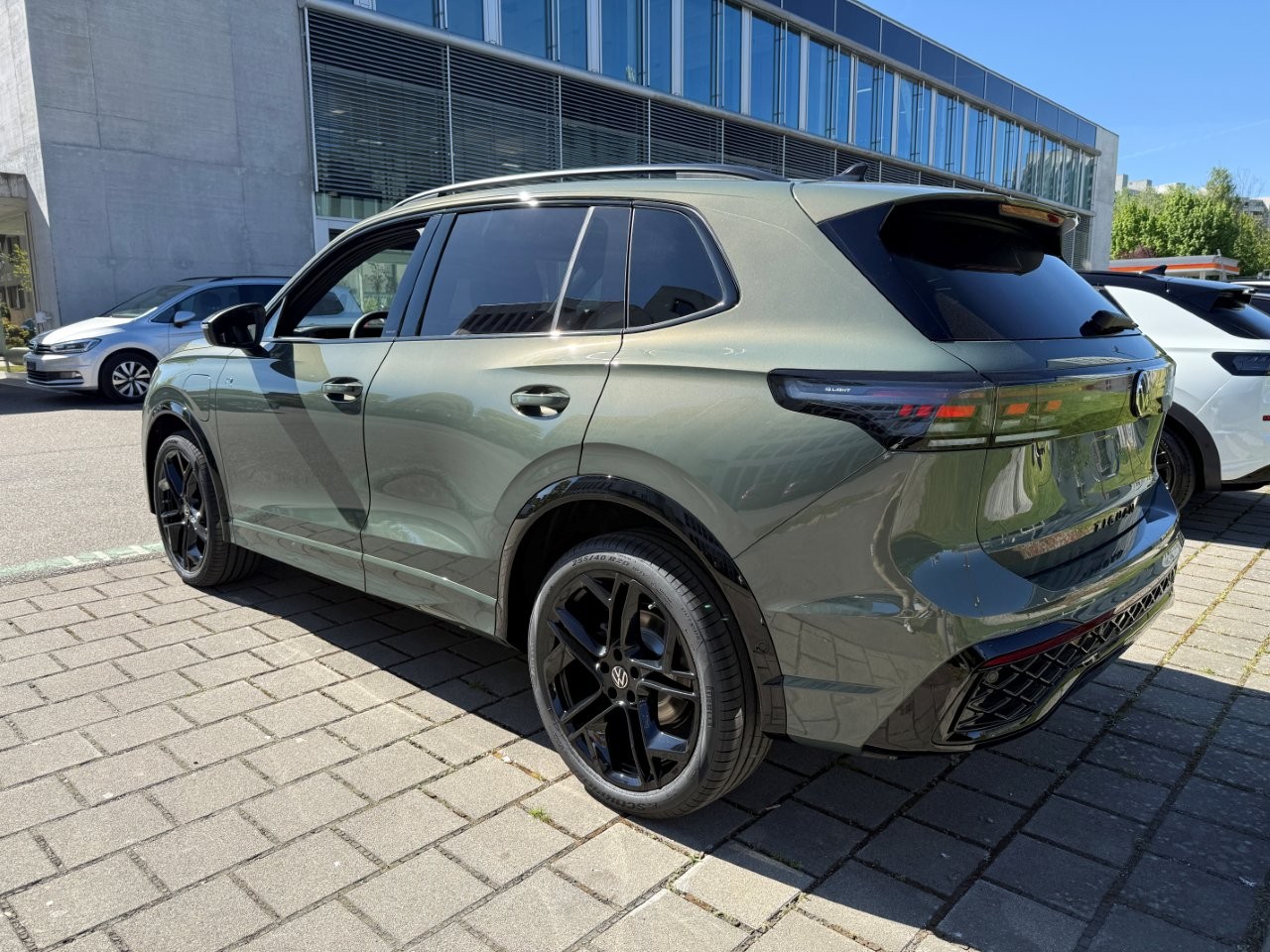 VW Tiguan 1.5 TSI evo2 eHybrid R-Line DSG-image-2