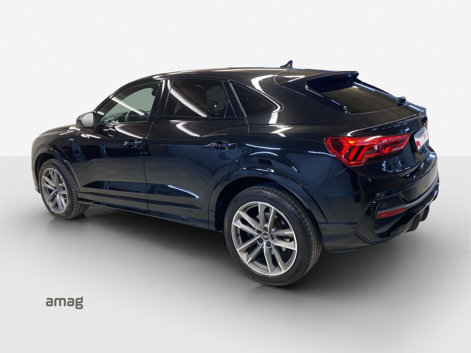 AUDI Q3 Sportback 45 TFSI e S line Attraction S-tronic-image-2
