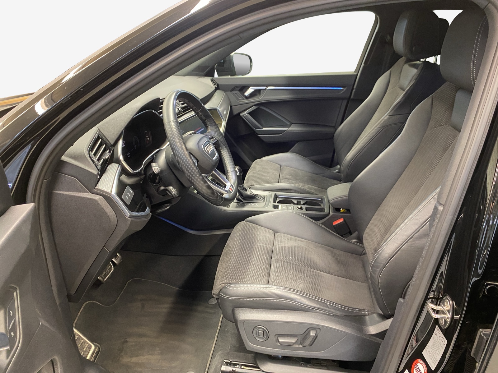 AUDI Q3 Sportback 45 TFSI e S line Attraction S-tronic-image-8