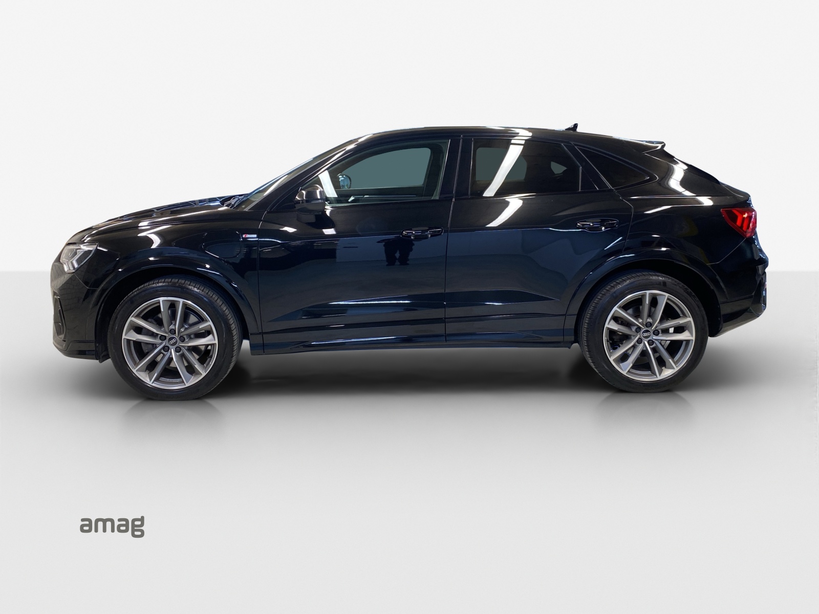 AUDI Q3 Sportback 45 TFSI e S line Attraction S-tronic-image-1