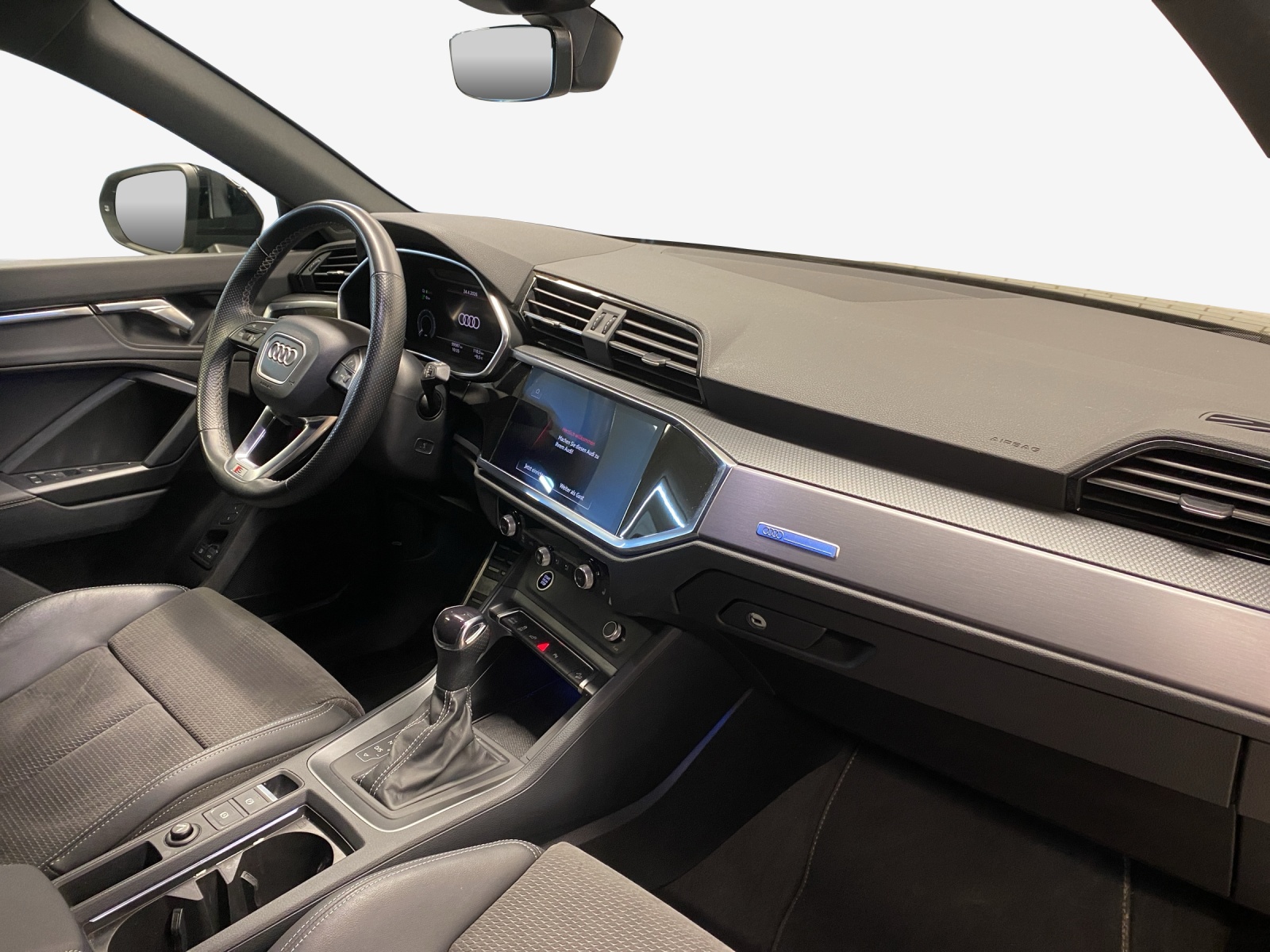 AUDI Q3 Sportback 45 TFSI e S line Attraction S-tronic-image-13