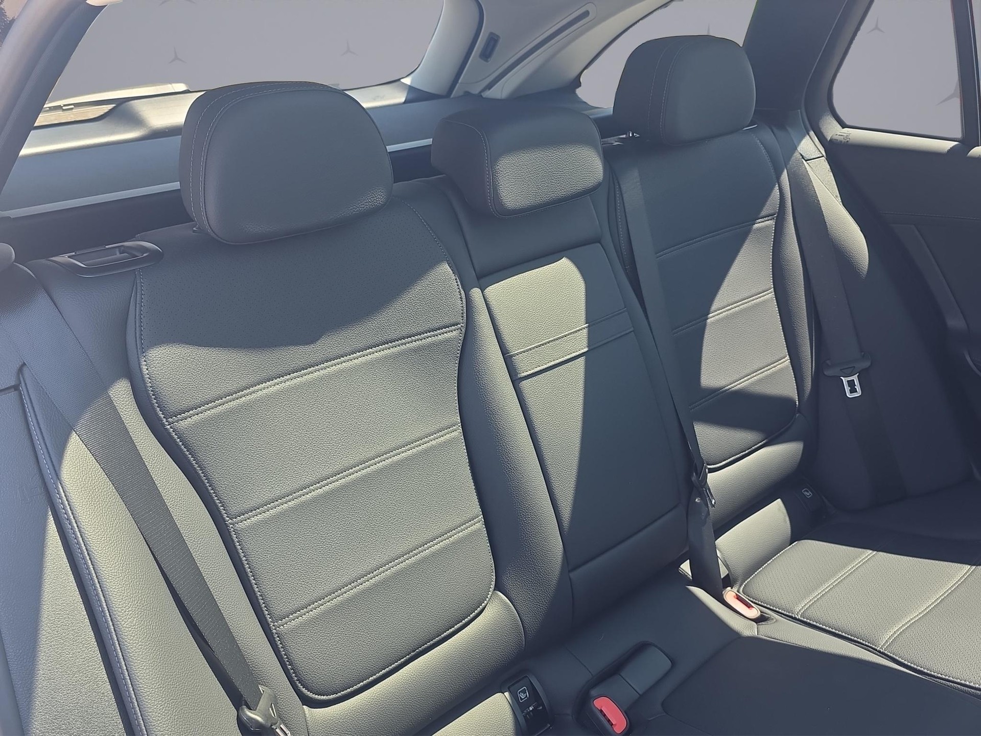 MERCEDES-BENZ C 200 AMG Line 4matic Kombi-image-14