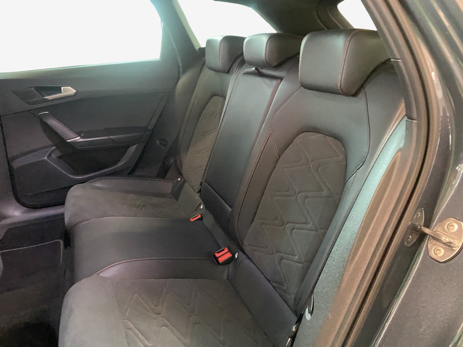 SEAT Leon ST 1.5 eTSI mHEV DSG Hola FR-image-11