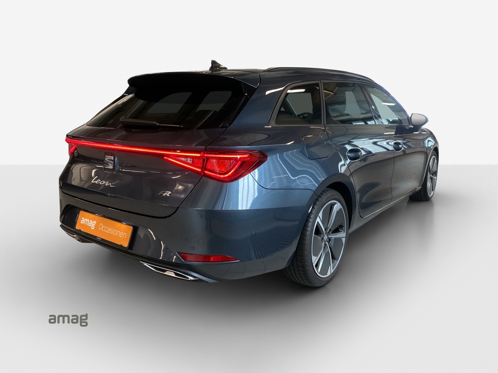 SEAT Leon ST 1.5 eTSI mHEV DSG Hola FR-image-4